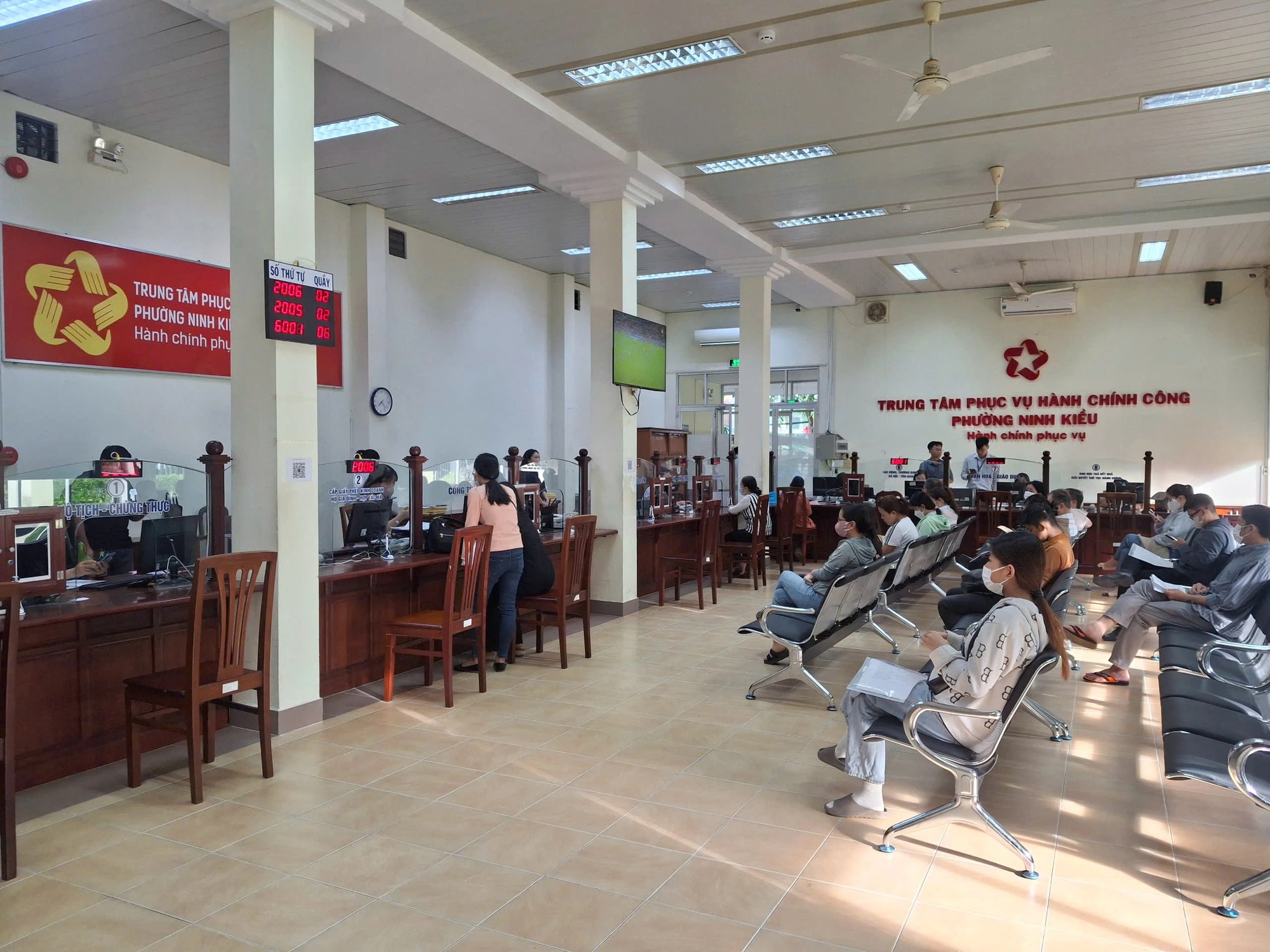 Bảo đảm cắt giảm, đơn giản hóa TTHC, điều kiện kinh doanh, thực hiện TTHC thông suốt, hiệu quả- Ảnh 1.
