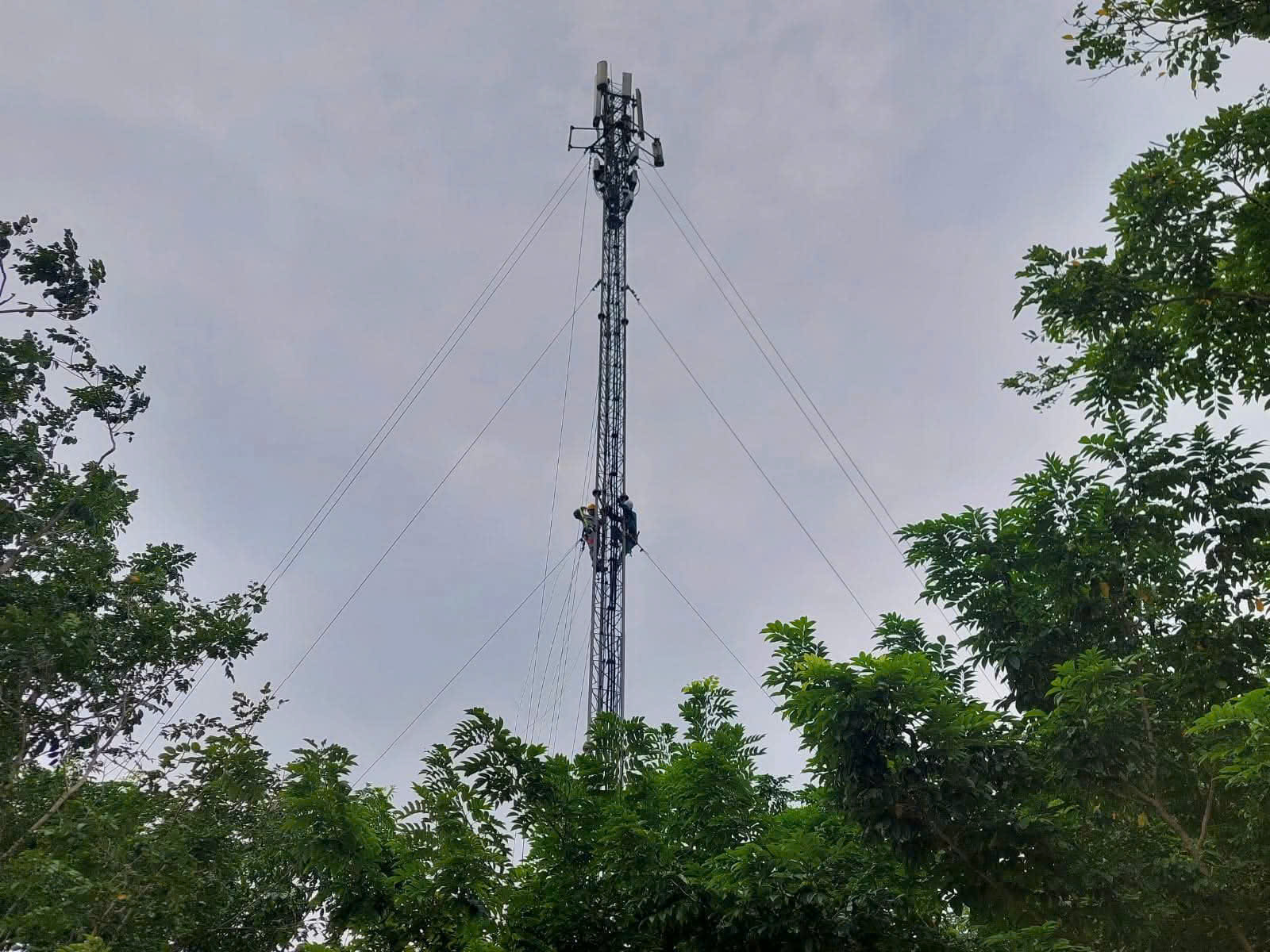 Viettel huy động tổng lực phòng chống bão số 5- Ảnh 1. Viettel huy động tổng lực phòng chống bão số 5- Ảnh 1.