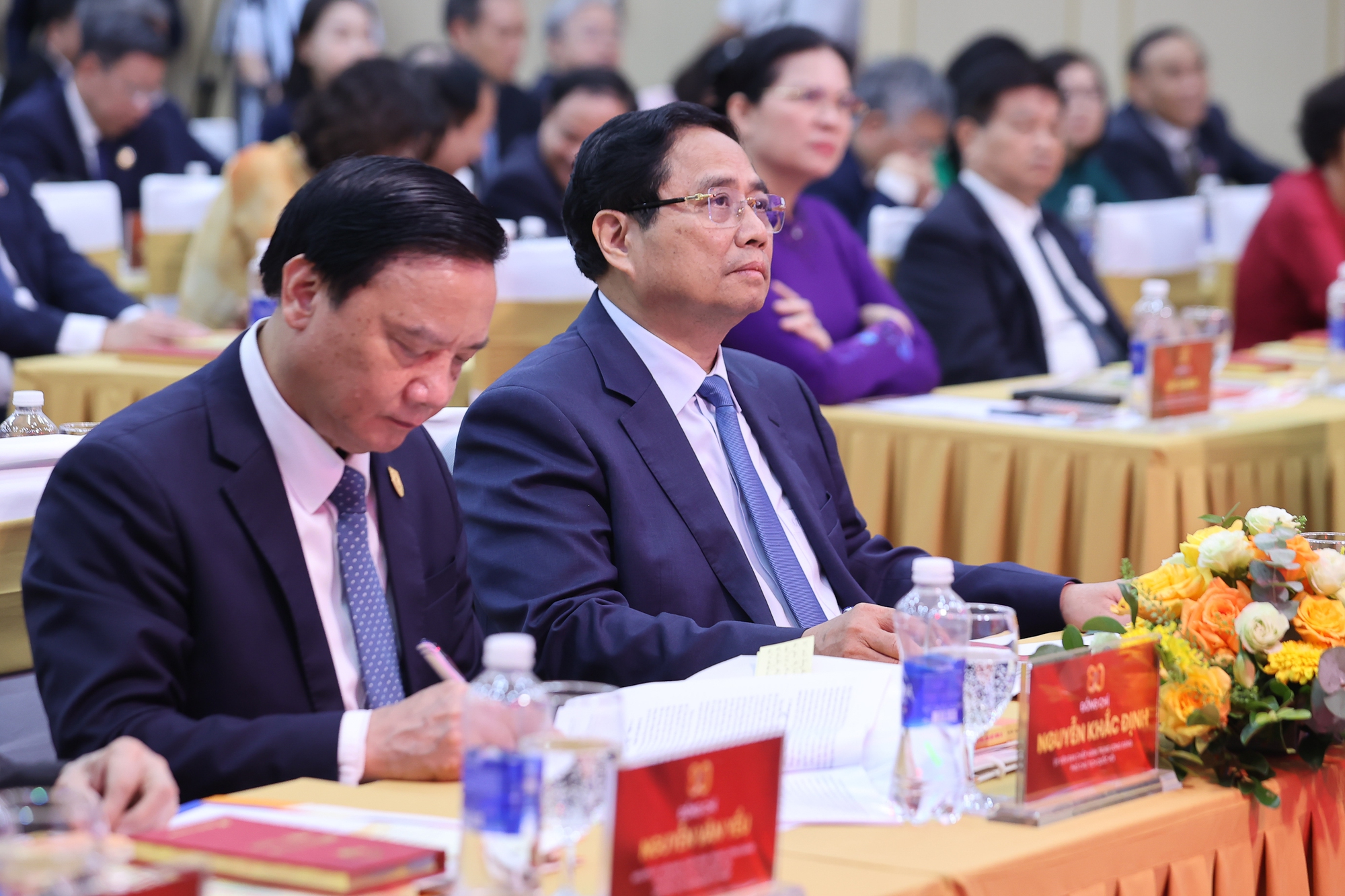 Thủ tướng: Đưa thể chế, pháp luật trở thành "đột phá của đột phá", lợi thế cạnh tranh quốc gia- Ảnh 3. Thủ tướng: Đưa thể chế, pháp luật trở thành "đột phá của đột phá", lợi thế cạnh tranh quốc gia- Ảnh 3.