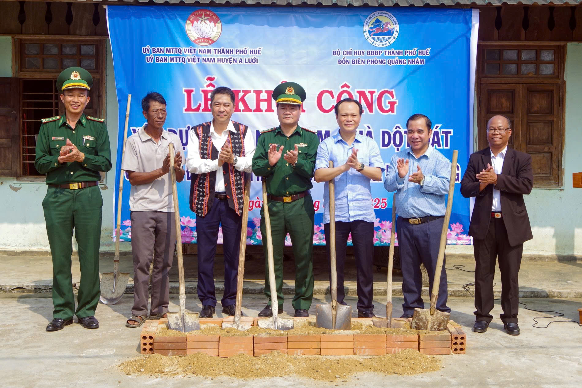 Da Nang en Hue voltooien de verwijdering van tijdelijke en vervallen woningen - Foto 3. Đà Nẵng, Huế hoàn thành xóa nhà tạm, nhà dột nát- Ảnh 3.