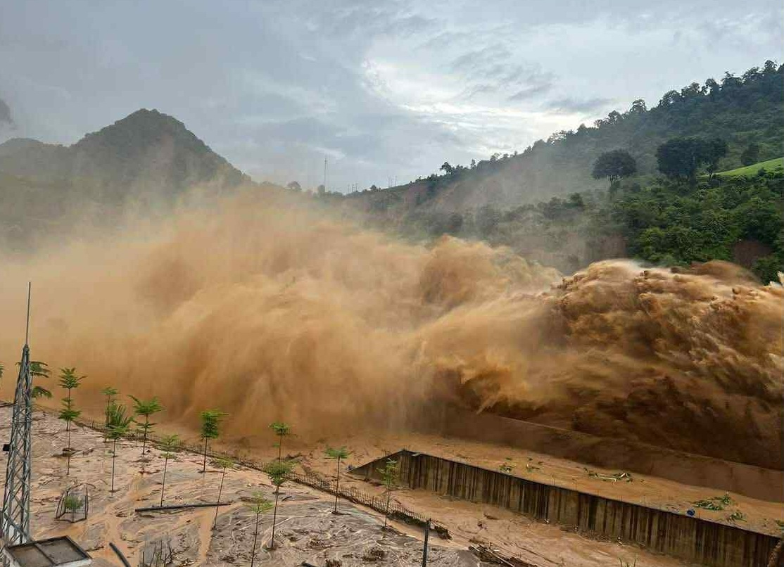 Bão số 5 vừa tan, xuất hiện vùng áp thấp đang mạnh lên, hướng về Biển Đông- Ảnh 1. Bão số 5 vừa tan, xuất hiện vùng áp thấp đang mạnh lên, hướng về Biển Đông- Ảnh 1.