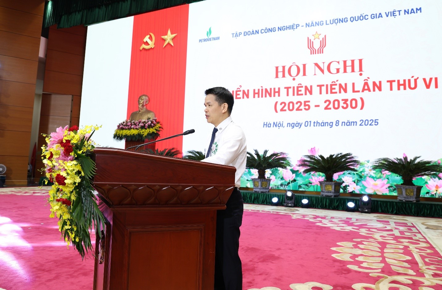 PV GAS đạt Top 12 doanh nghiệp có lợi nhuận cao nhất Việt Nam 6 tháng đầu năm 2025- Ảnh 2.