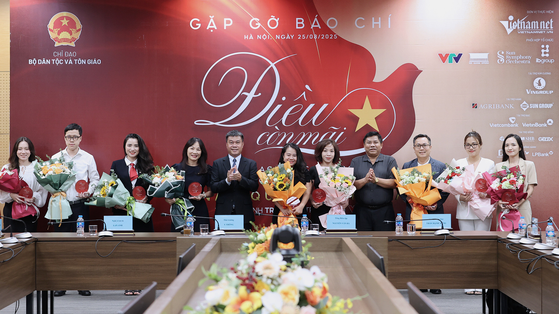 Hòa nhạc Quốc gia “Điều còn mãi 2025” kể câu chuyện lịch sử bằng âm nhạc- Ảnh 2. Hòa nhạc Quốc gia “Điều còn mãi 2025” kể câu chuyện lịch sử bằng âm nhạc- Ảnh 2.