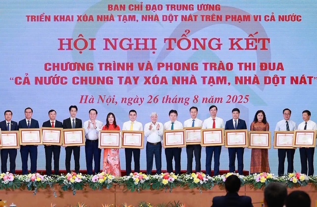 Thủ tướng biểu dương BIDV tích cực xóa nhà tạm, nhà dột nát- Ảnh 1. Thủ tướng biểu dương BIDV tích cực xóa nhà tạm, nhà dột nát- Ảnh 1.