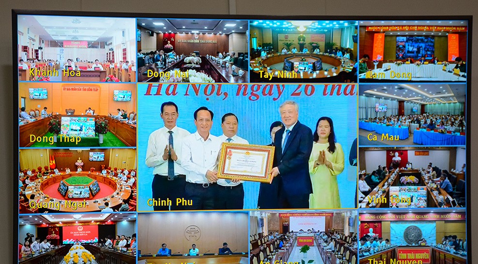 Về đích sớm xóa nhà tạm, Cà Mau nhận Huân chương Lao động hạng Ba- Ảnh 2.