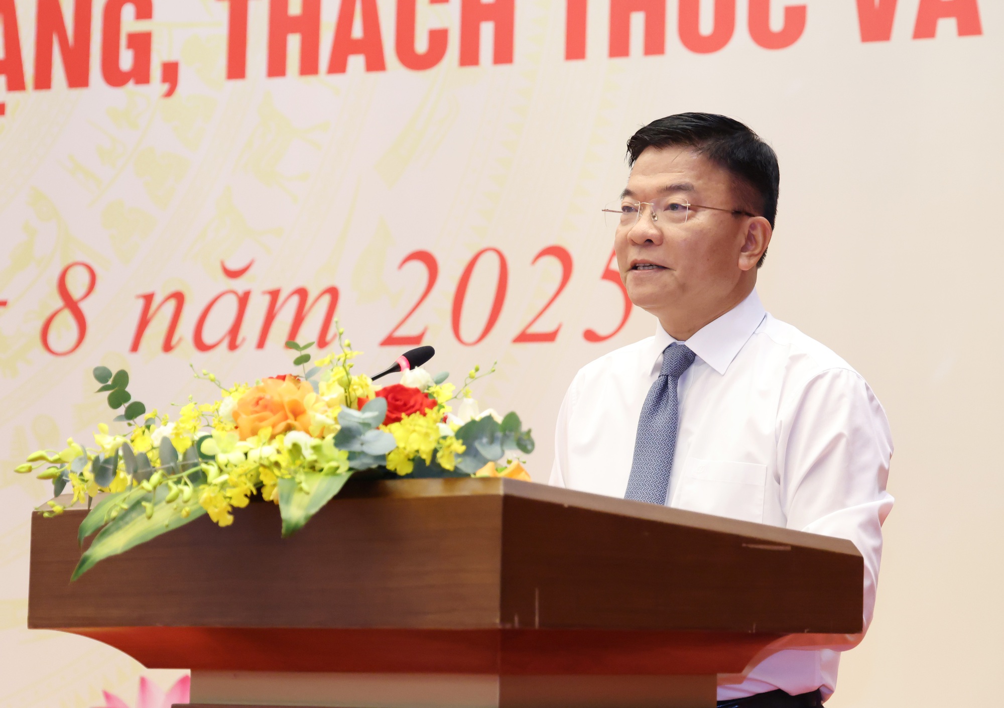 Phó Thủ tướng Lê Thành Long: Chính sách giáo dục vùng đồng bào dân tộc thiểu số, miền núi tương đối toàn diện- Ảnh 6. Phó Thủ tướng Lê Thành Long: Chính sách giáo dục vùng đồng bào dân tộc thiểu số, miền núi tương đối toàn diện- Ảnh 6.