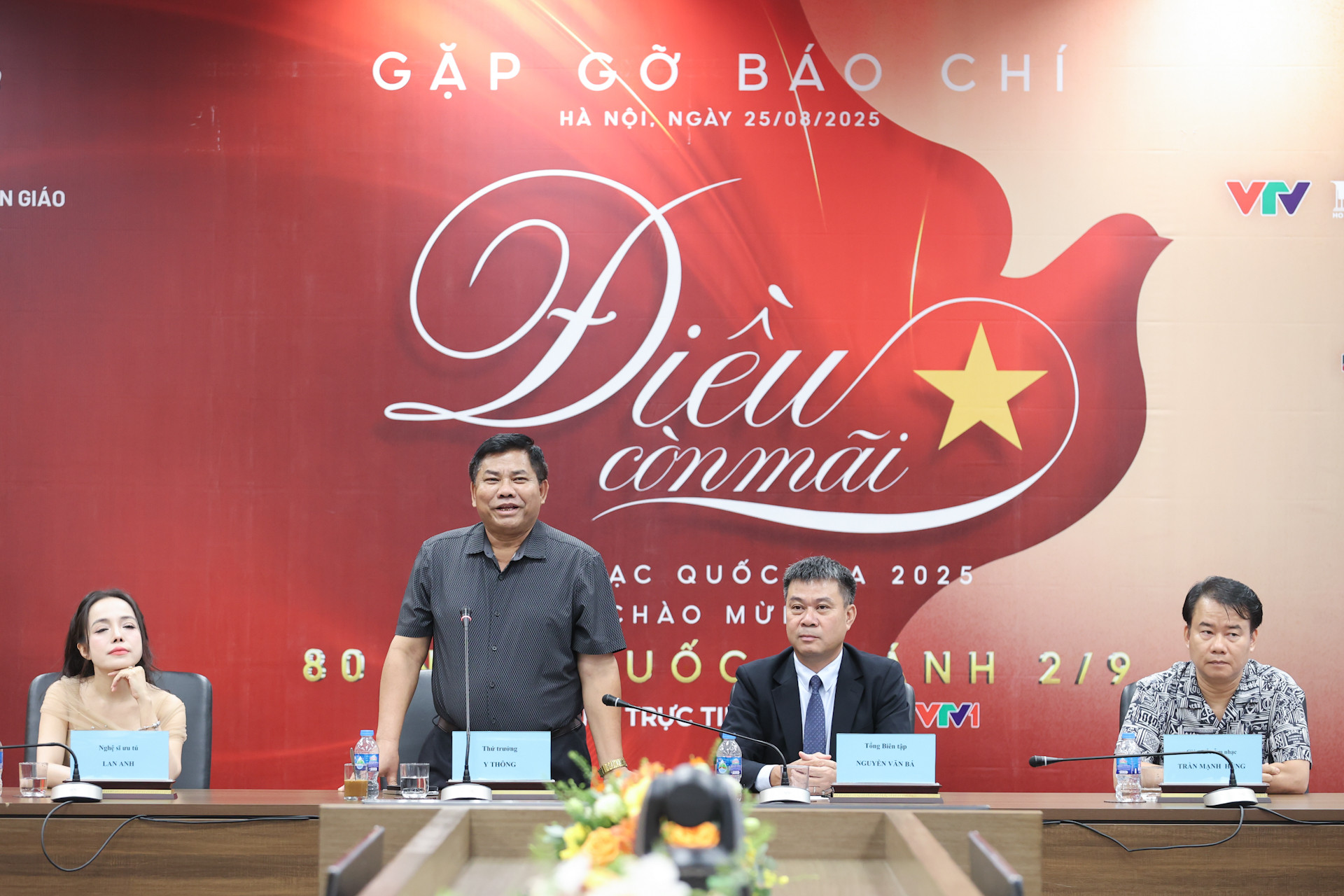 Hòa nhạc Quốc gia “Điều còn mãi 2025” kể câu chuyện lịch sử bằng âm nhạc- Ảnh 1. Hòa nhạc Quốc gia “Điều còn mãi 2025” kể câu chuyện lịch sử bằng âm nhạc- Ảnh 1.