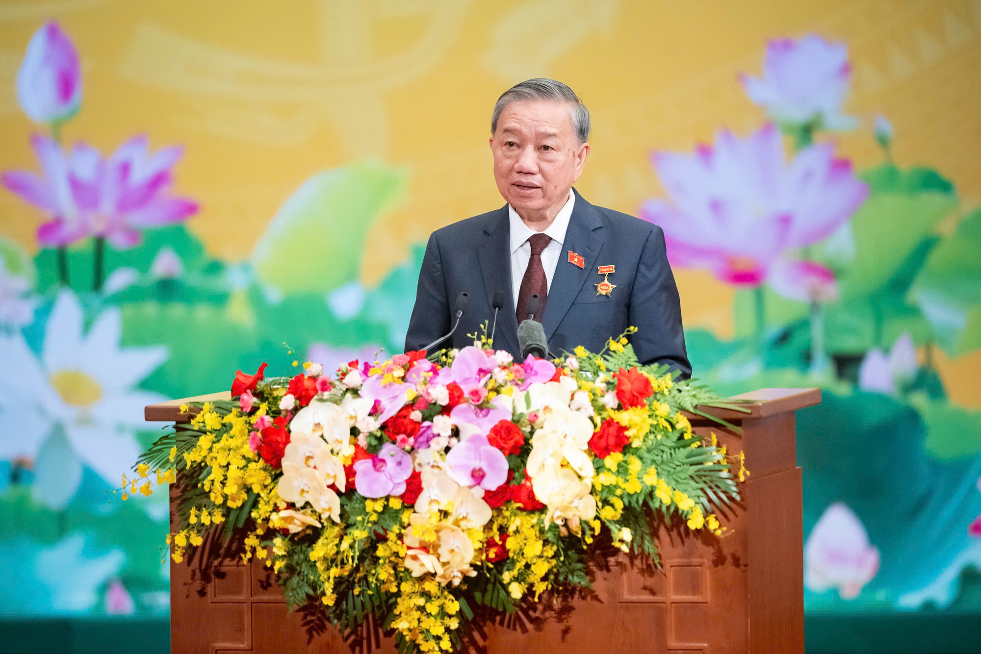 Bày tỏ lòng biết ơn sâu sắc đối với các thế hệ đại biểu Quốc hội qua các thời kỳ- Ảnh 1. Bày tỏ lòng biết ơn sâu sắc đối với các thế hệ đại biểu Quốc hội qua các thời kỳ- Ảnh 1.