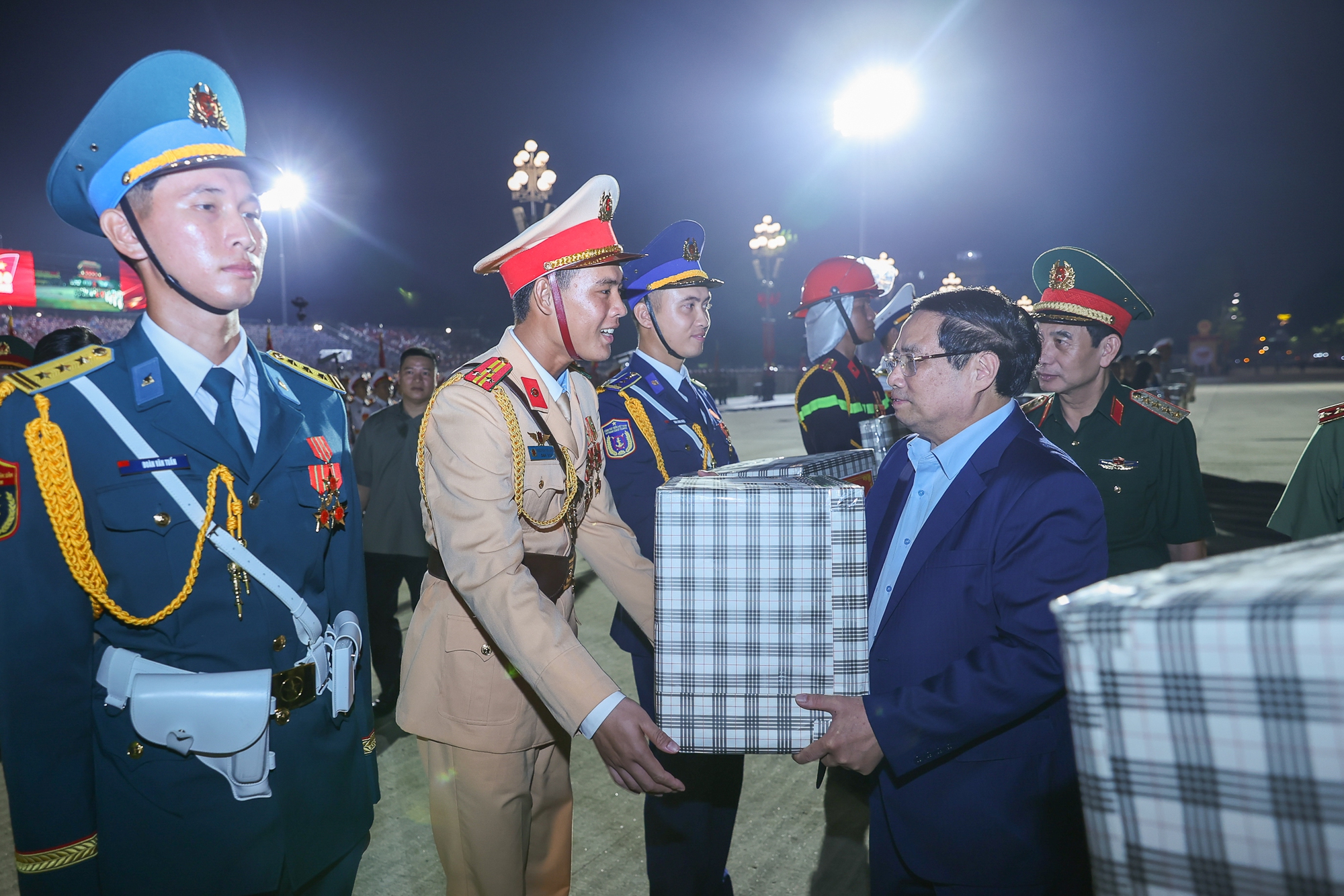Sơ duyệt Diễu binh, diễu hành A80: Thể hiện khí thế hào hùng, sức mạnh của lực lượng vũ trang nhân dân- Ảnh 1. Sơ duyệt Diễu binh, diễu hành A80: Thể hiện khí thế hào hùng, sức mạnh của lực lượng vũ trang nhân dân- Ảnh 1.