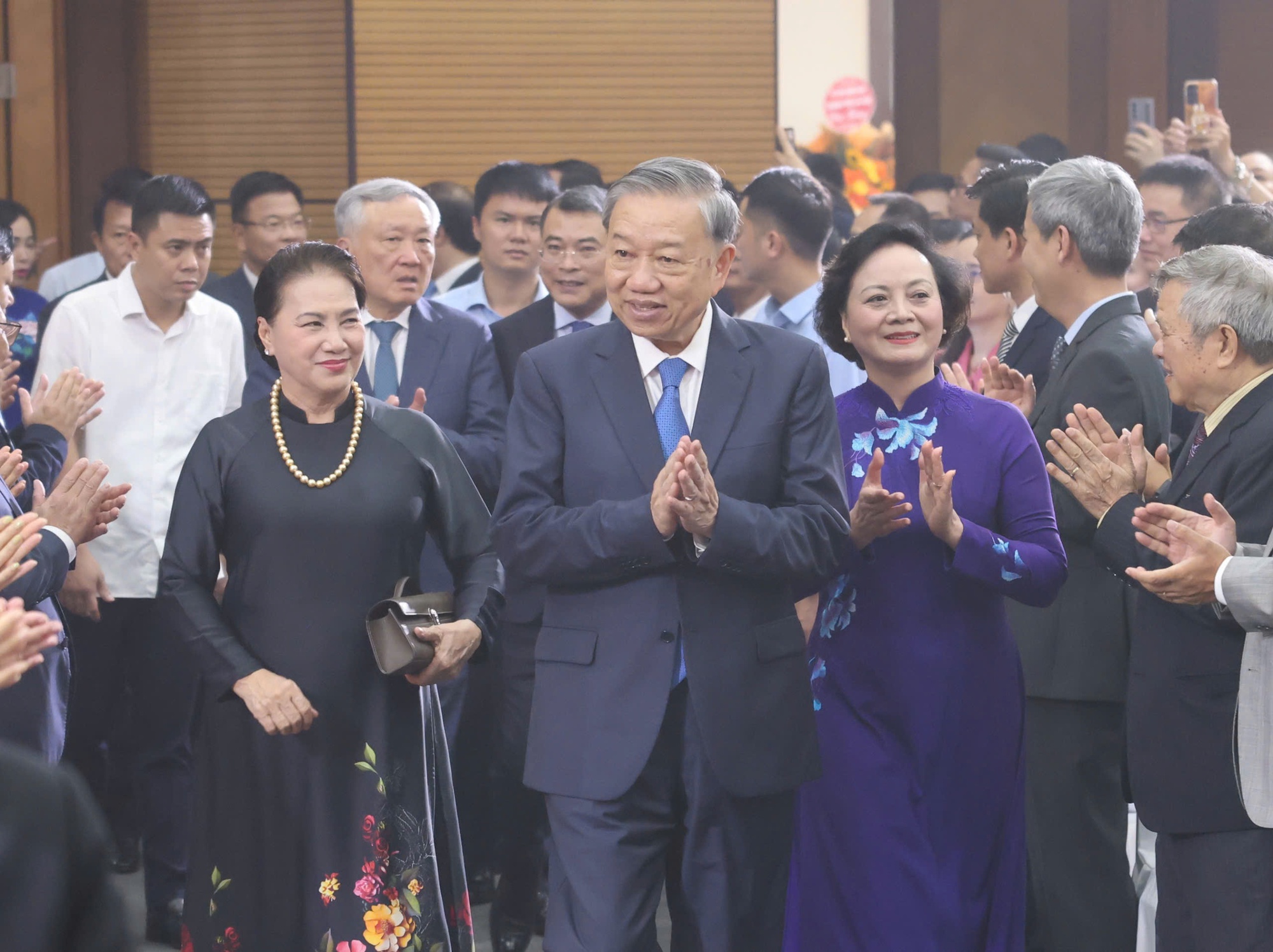 80 năm ngành Nội vụ: Xây dựng nền hành chính vững mạnh, phụng sự Tổ quốc, Nhân dân- Ảnh 1. 80 năm ngành Nội vụ: Xây dựng nền hành chính vững mạnh, phụng sự Tổ quốc, Nhân dân- Ảnh 1.