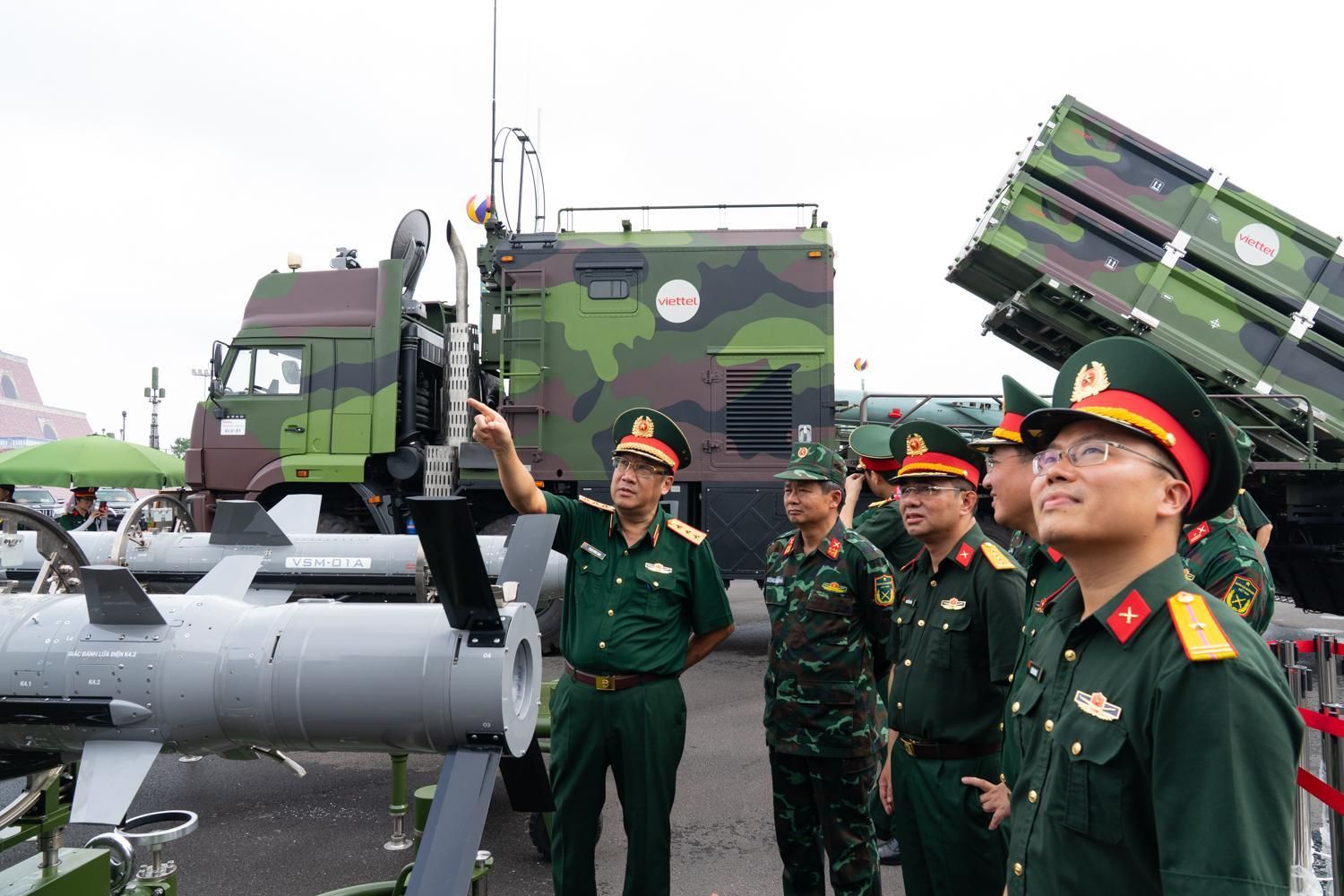 Nhiều khí tài công nghệ cao được Viettel trình diễn tại Triển lãm '80 năm hành trình Độc lập – Tự do – Hạnh phúc'- Ảnh 1. Nhiều khí tài công nghệ cao được Viettel trình diễn tại Triển lãm '80 năm hành trình Độc lập – Tự do – Hạnh phúc'- Ảnh 1.