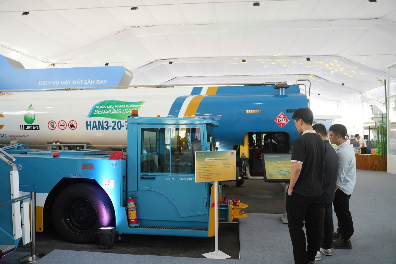 Dấu ấn Vietnam Airlines tại Triển lãm Thành tựu đất nước- Ảnh 4.