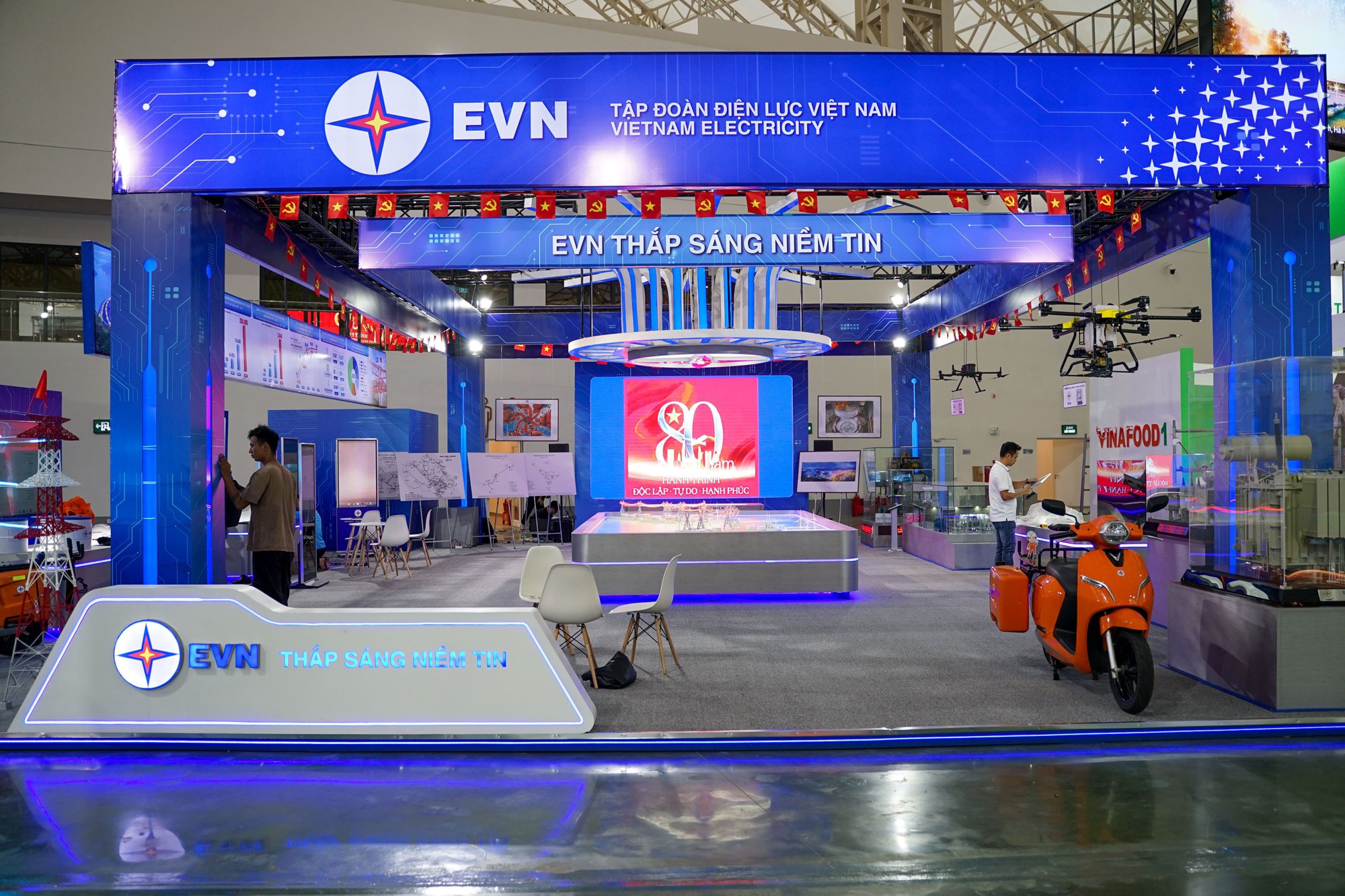 EVN khẳng định vai trò 'huyết mạch năng lượng' tại  Triển lãm thành tựu đất nước- Ảnh 1.