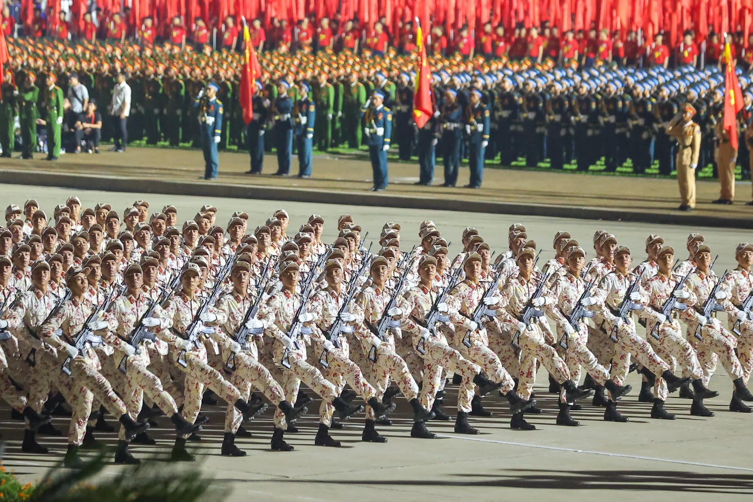 Sơ duyệt Diễu binh, diễu hành A80: Thể hiện khí thế hào hùng, sức mạnh của lực lượng vũ trang nhân dân- Ảnh 8. Sơ duyệt Diễu binh, diễu hành A80: Thể hiện khí thế hào hùng, sức mạnh của lực lượng vũ trang nhân dân- Ảnh 8.