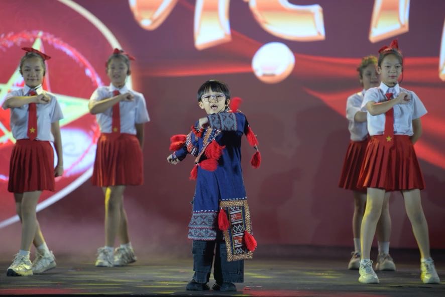 Thủ tướng: Triển lãm 80 năm tôn vinh lịch sử vẻ vang, lan tỏa lòng yêu nước, niềm tự hào, khát vọng vươn mình của dân tộc- Ảnh 14. Thủ tướng: Triển lãm 80 năm tôn vinh lịch sử vẻ vang, lan tỏa lòng yêu nước, niềm tự hào, khát vọng vươn mình của dân tộc- Ảnh 14.