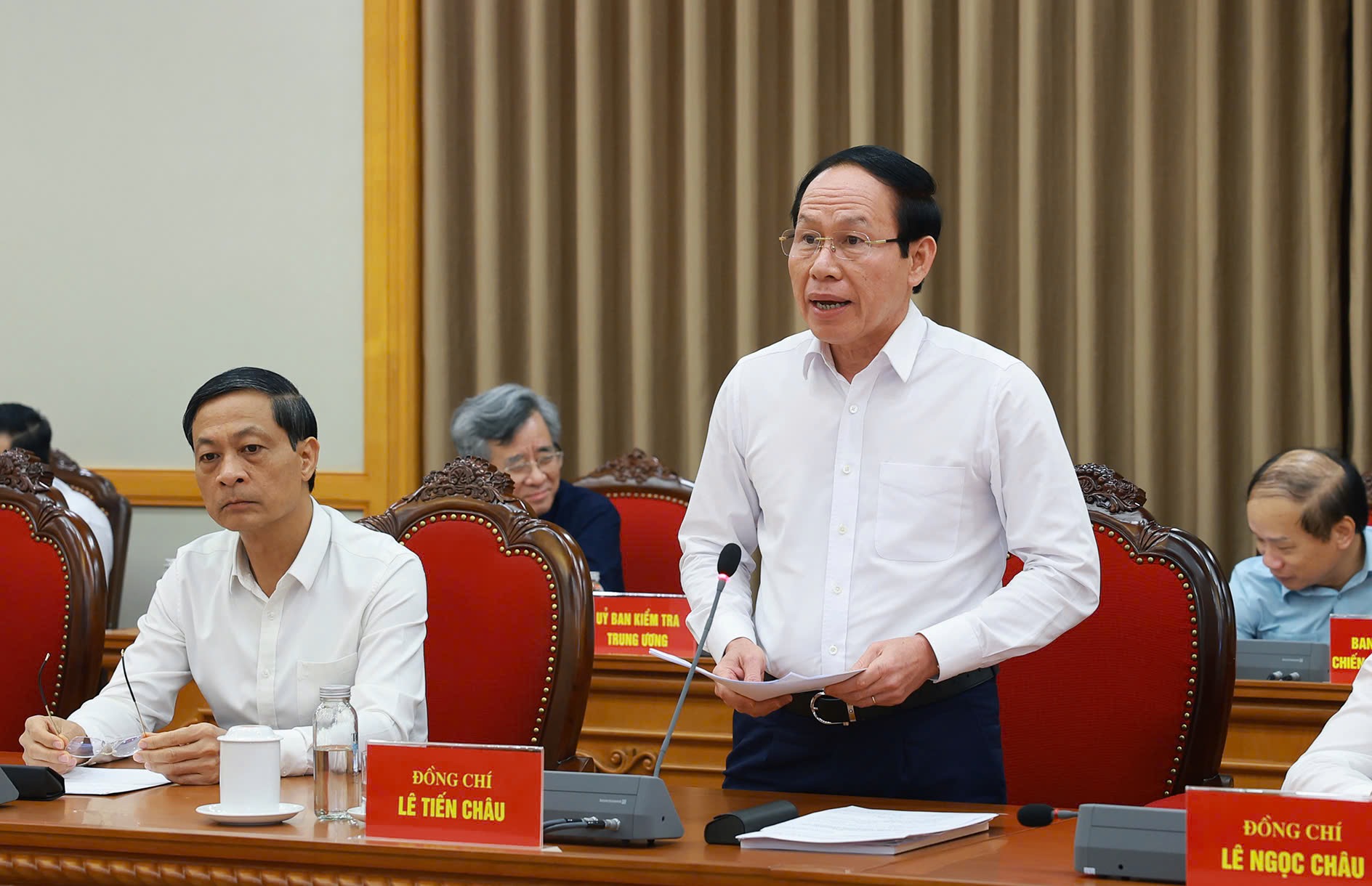 Bộ Chính trị cho ý kiến về công tác chuẩn bị Đại hội Đảng bộ TP. Hải Phòng và tỉnh Quảng Ngãi- Ảnh 3. Bộ Chính trị cho ý kiến về công tác chuẩn bị Đại hội Đảng bộ TP. Hải Phòng và tỉnh Quảng Ngãi- Ảnh 3.
