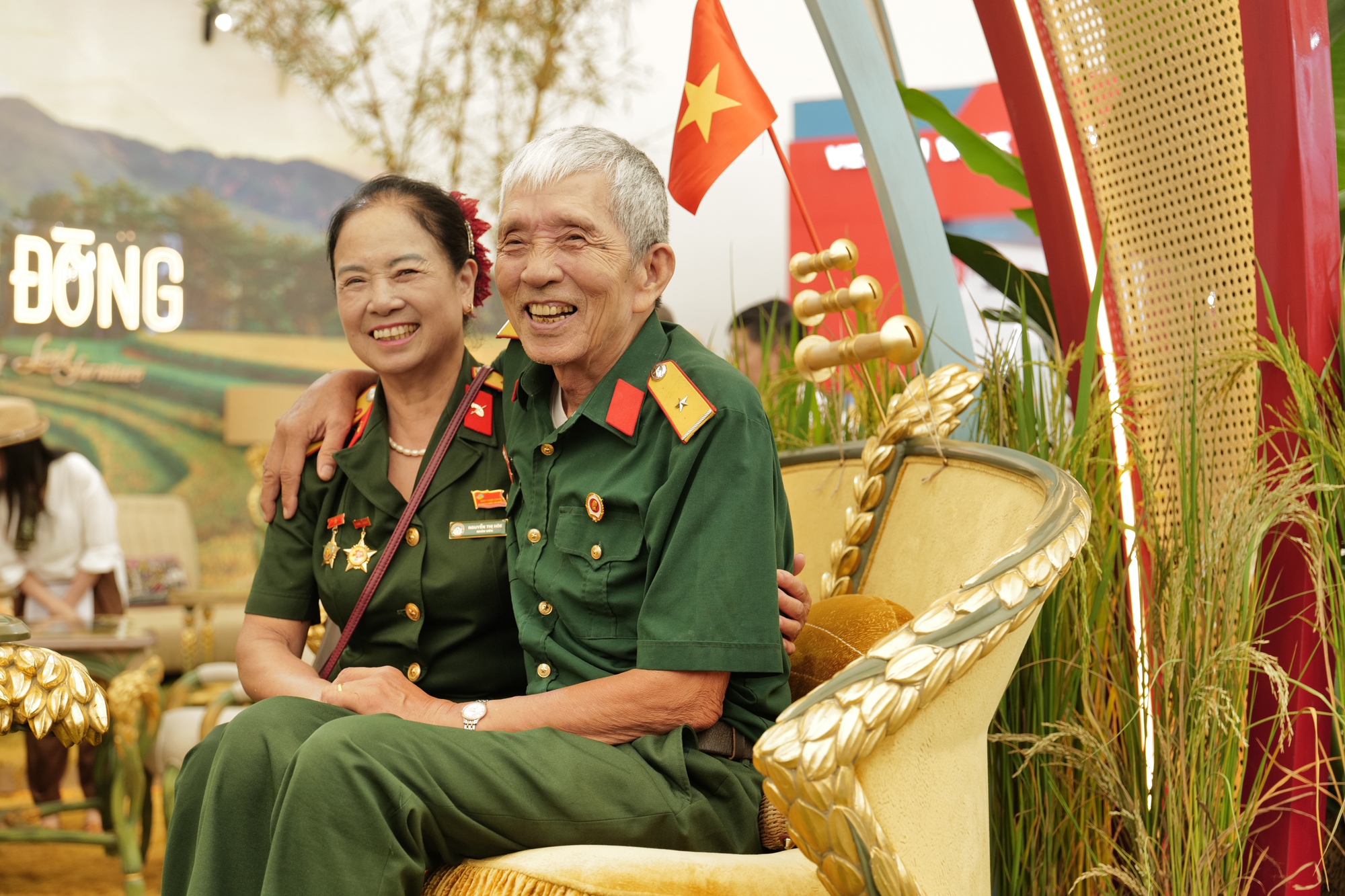 Trưng bày nghệ thuật ‘Cất cánh từ cội nguồn’: Kết nối bản sắc văn hóa Việt - Ảnh 2. Trưng bày nghệ thuật ‘Cất cánh từ cội nguồn’: Kết nối bản sắc văn hóa Việt - Ảnh 2.