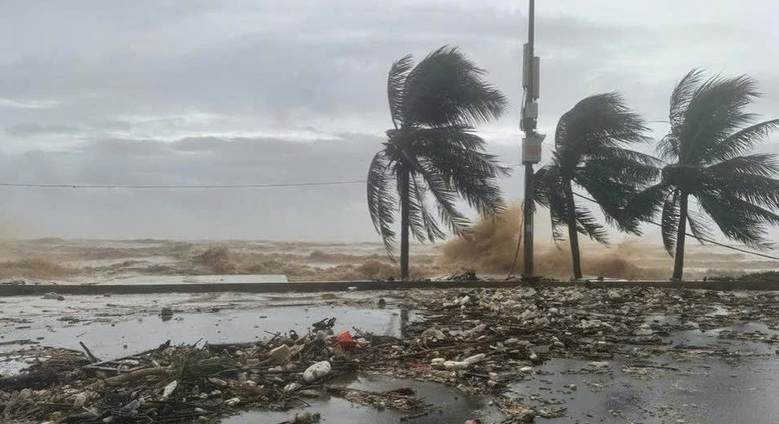 Ứng phó áp thấp nhiệt đới trên biển Đông mạnh lên thành bão- Ảnh 1. Ứng phó áp thấp nhiệt đới trên biển Đông mạnh lên thành bão- Ảnh 1.