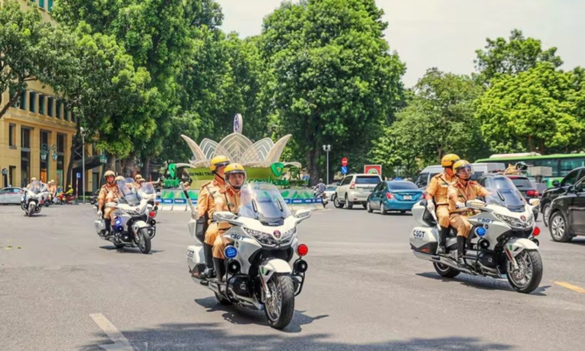 Điều chỉnh giờ cấm đường phục vụ tổng duyệt diễu binh, diễu hành muộn hơn 4 tiếng- Ảnh 1. Điều chỉnh giờ cấm đường phục vụ tổng duyệt diễu binh, diễu hành muộn hơn 4 tiếng- Ảnh 1.