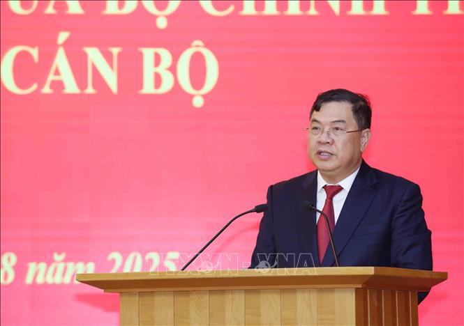 Đồng chí Phạm Gia Túc giữ chức Chánh Văn phòng Trung ương Đảng- Ảnh 3. Đồng chí Phạm Gia Túc giữ chức Chánh Văn phòng Trung ương Đảng- Ảnh 3.