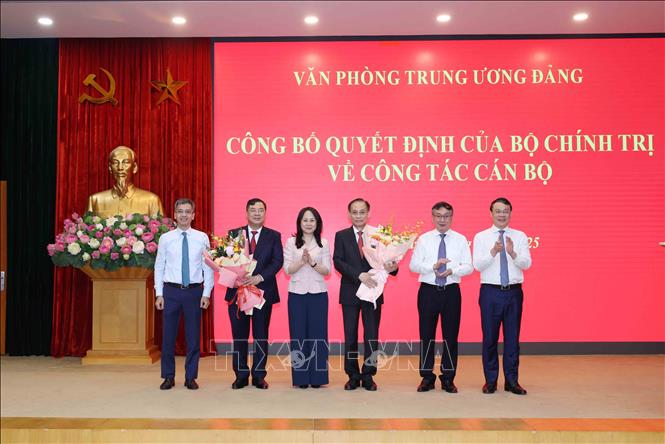 Đồng chí Phạm Gia Túc giữ chức Chánh Văn phòng Trung ương Đảng- Ảnh 4. Đồng chí Phạm Gia Túc giữ chức Chánh Văn phòng Trung ương Đảng- Ảnh 4.