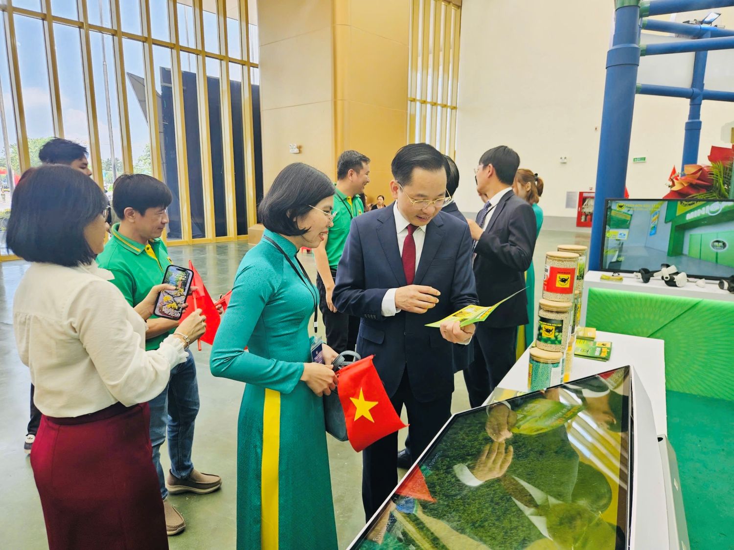 Phân bón Bình Điền khẳng định thương hiệu quốc gia với tầm nhìn "Xanh hóa - Số hóa" tại Triển lãm 80 năm thành tựu đất nước- Ảnh 1.