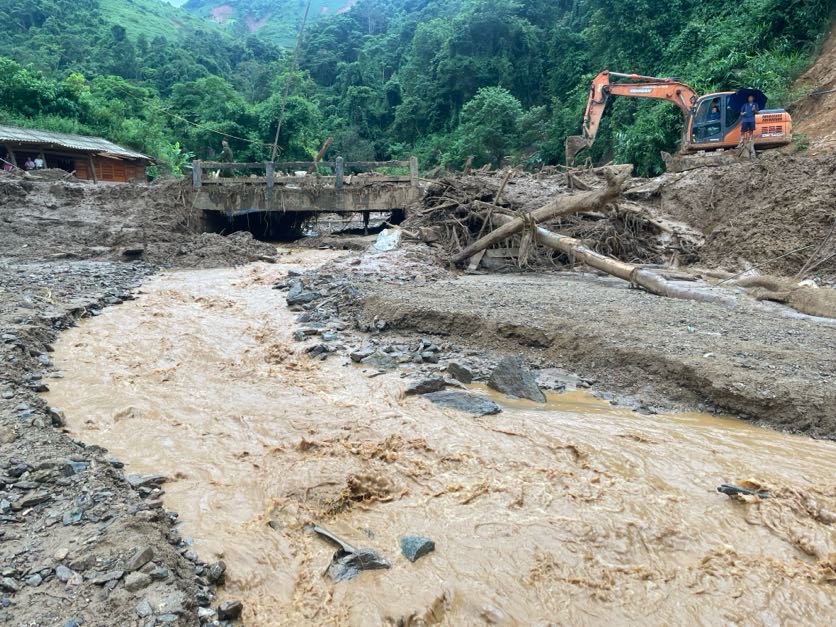 Thủ tướng tới Điện Biên, thăm hỏi người dân, chỉ đạo khắc phục hậu quả thiên tai nặng nề- Ảnh 13. Thủ tướng tới Điện Biên, thăm hỏi người dân, chỉ đạo khắc phục hậu quả thiên tai nặng nề- Ảnh 13.