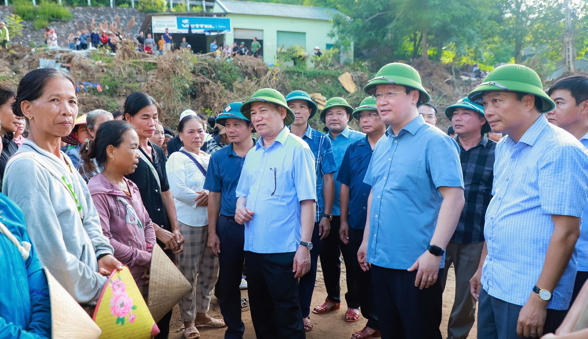 Phó Thủ tướng: Xem xét hỗ trợ tỉnh Nghệ An thêm 500 tỷ đồng khắc phục hậu quả mưa lũ- Ảnh 2. Phó Thủ tướng: Xem xét hỗ trợ tỉnh Nghệ An thêm 500 tỷ đồng khắc phục hậu quả mưa lũ- Ảnh 2.