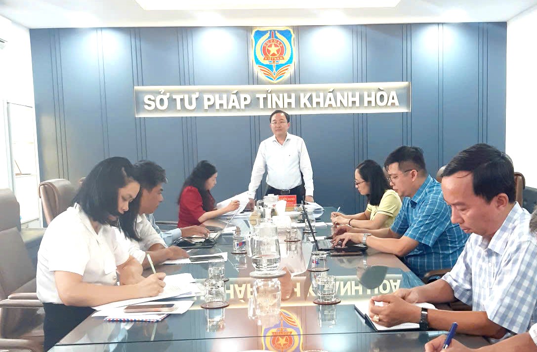 Đánh giá thí điểm hiệu quả công tác phổ biến, giáo dục pháp luật tại Khánh Hòa- Ảnh 1. Đánh giá thí điểm hiệu quả công tác phổ biến, giáo dục pháp luật tại Khánh Hòa- Ảnh 1.