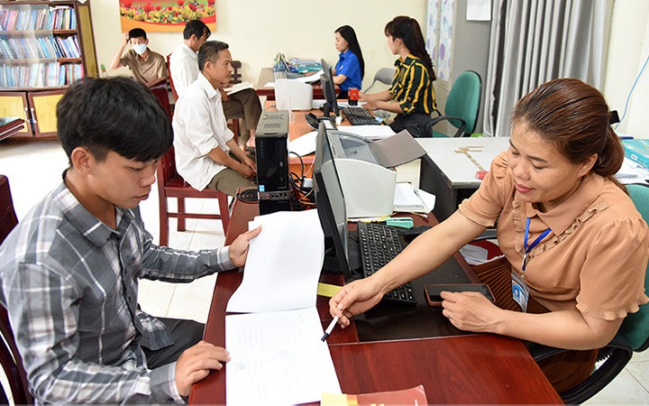 Thẩm quyền xác nhận điều kiện về nhà ở khi thực hiện chính quyền 2 cấp