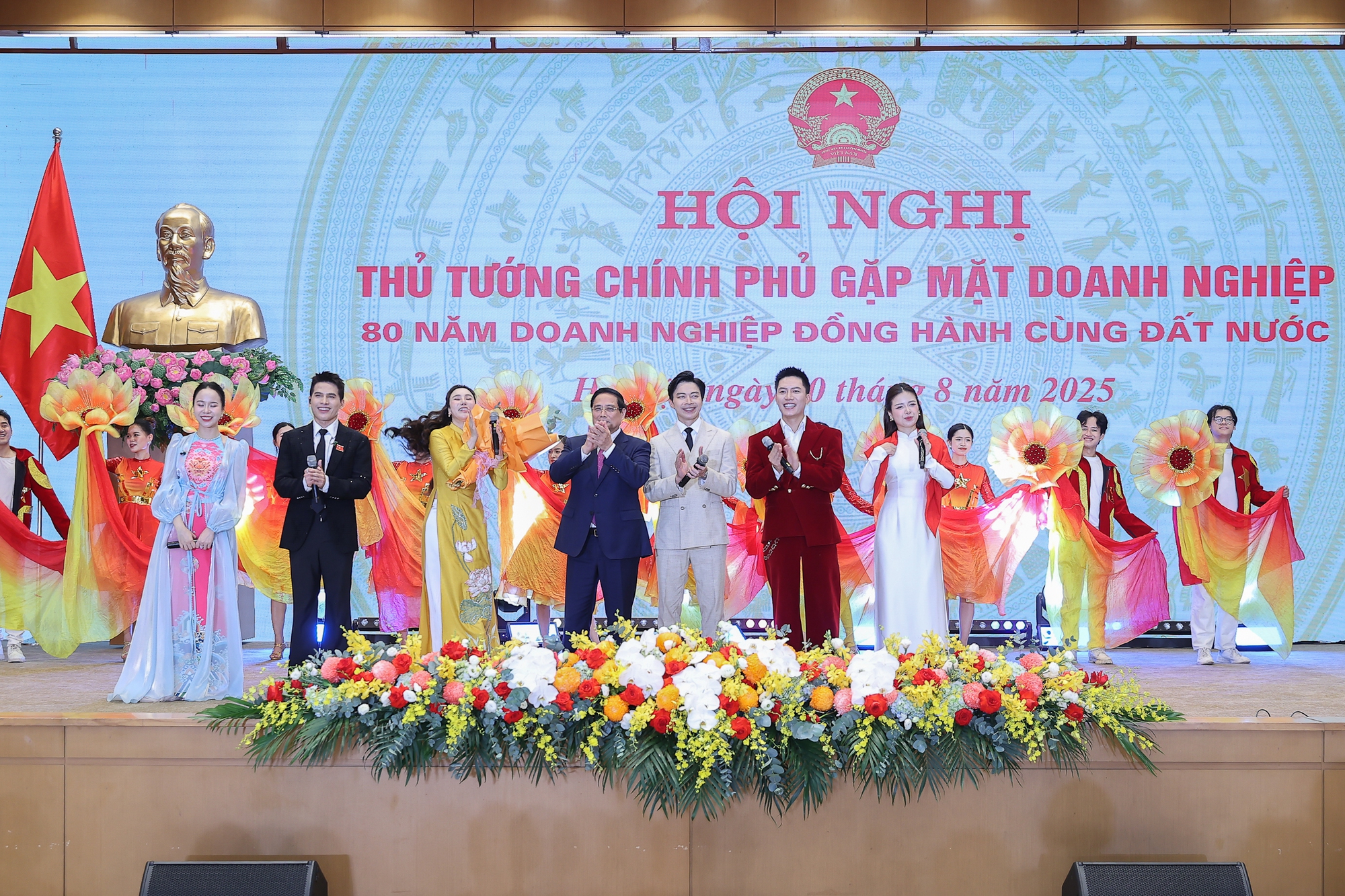 Thủ tướng gửi 3 thông điệp quan trọng sau 80 năm doanh nghiệp đồng hành cùng đất nước- Ảnh 14.