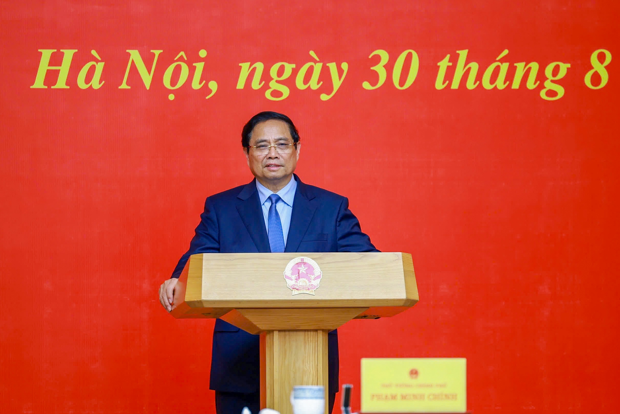 Thủ tướng Phạm Minh Chính trao quyết định giao quyền Bộ trưởng Bộ Ngoại giao- Ảnh 3. Thủ tướng Phạm Minh Chính trao quyết định giao quyền Bộ trưởng Bộ Ngoại giao- Ảnh 3.