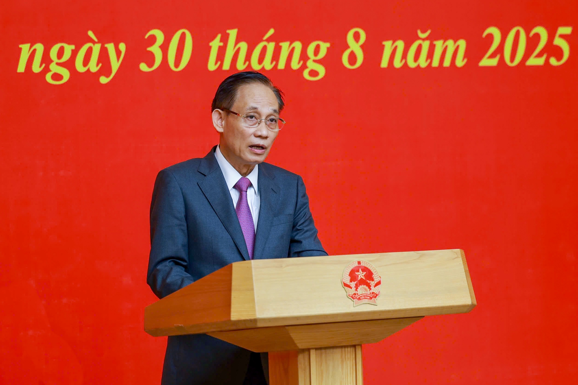 Thủ tướng Phạm Minh Chính trao quyết định giao quyền Bộ trưởng Bộ Ngoại giao- Ảnh 4. Thủ tướng Phạm Minh Chính trao quyết định giao quyền Bộ trưởng Bộ Ngoại giao- Ảnh 4.