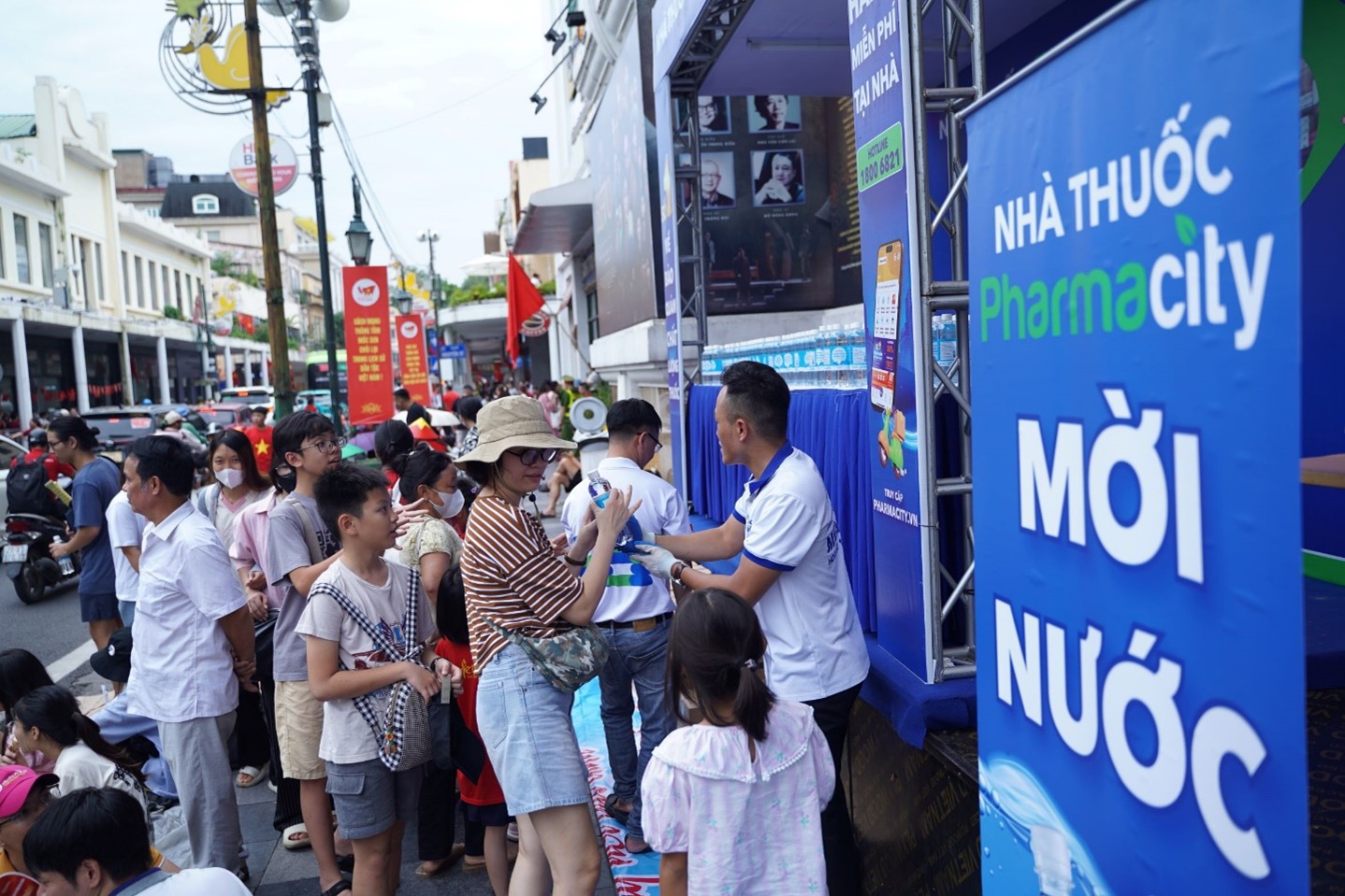 Pharmacity cập nhật điểm chăm sóc sức khỏe 'Khối nhân dân'- Ảnh 2. Pharmacity cập nhật điểm chăm sóc sức khỏe 'Khối nhân dân'- Ảnh 2.
