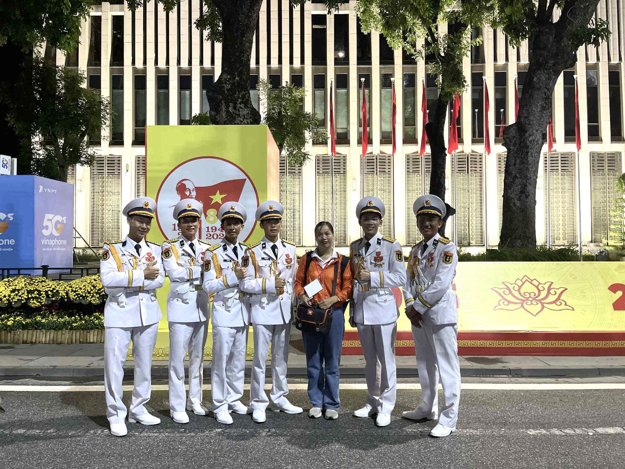 Lưu giữ và lan tỏa những khoảnh khắc truyền cảm hứng về lòng yêu nước, tự hào dân tộc với thế giới- Ảnh 2. Lưu giữ và lan tỏa những khoảnh khắc truyền cảm hứng về lòng yêu nước, tự hào dân tộc với thế giới- Ảnh 2.