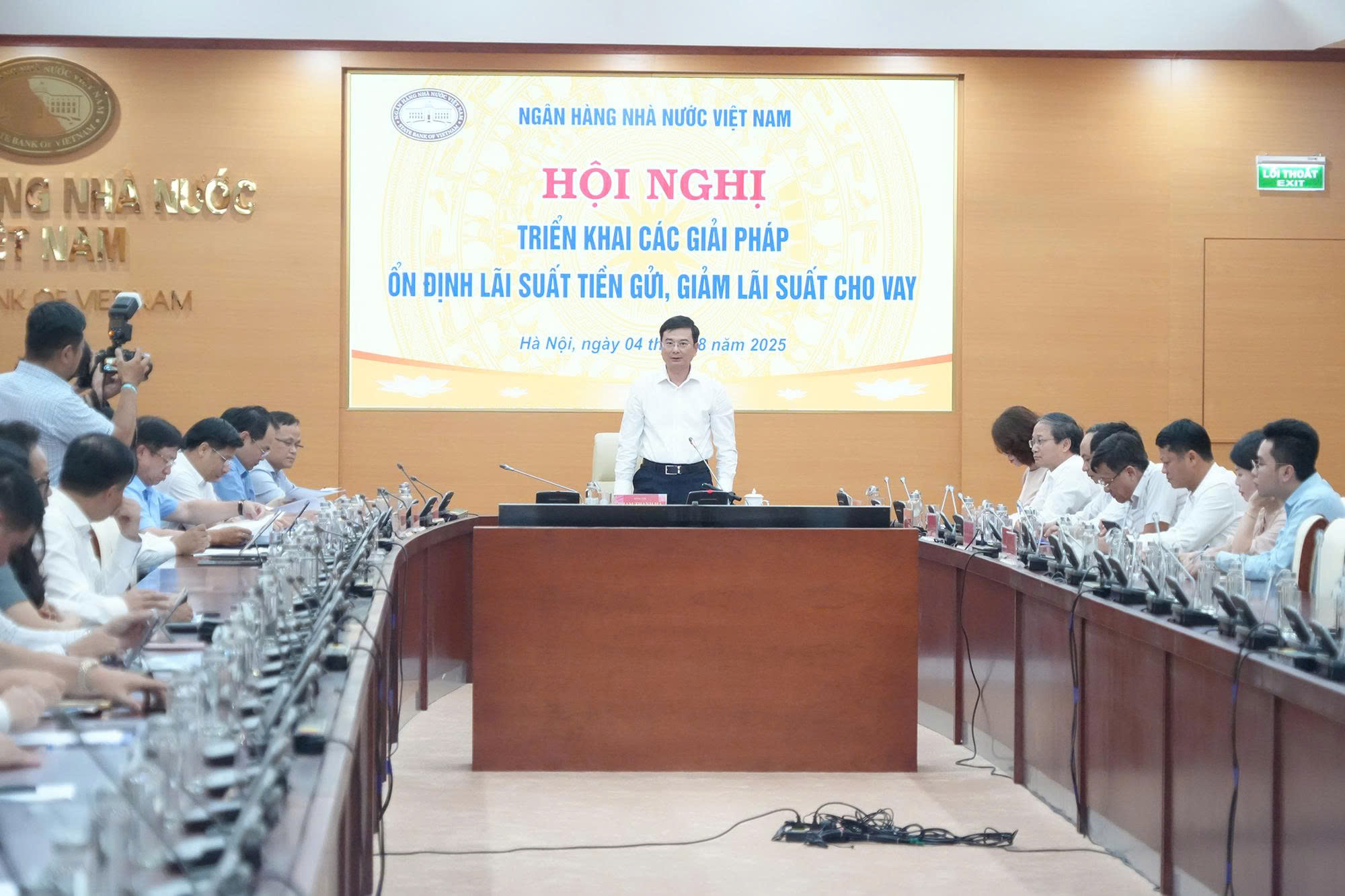 Duy trì lãi suất ổn định, giảm chi phí tín dụng cho nền kinh tế- Ảnh 1. Duy trì lãi suất ổn định, giảm chi phí tín dụng cho nền kinh tế- Ảnh 1.