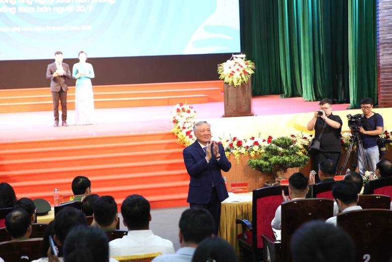 Phát biểu của Phó Thủ tướng Thường trực Chính phủ Nguyễn Hòa Bình tại Lễ phát động chung tay phòng, chống mua bán người năm 2025- Ảnh 1. Phát biểu của Phó Thủ tướng Thường trực Chính phủ Nguyễn Hòa Bình tại Lễ phát động chung tay phòng, chống mua bán người năm 2025- Ảnh 1.