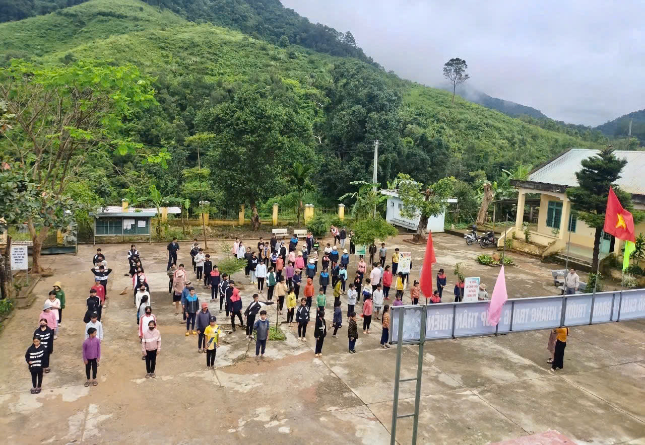 Quảng Ngãi dự kiến bố trí 935 tỷ đồng đầu tư xây dựng trường học cho các biên giới- Ảnh 1.