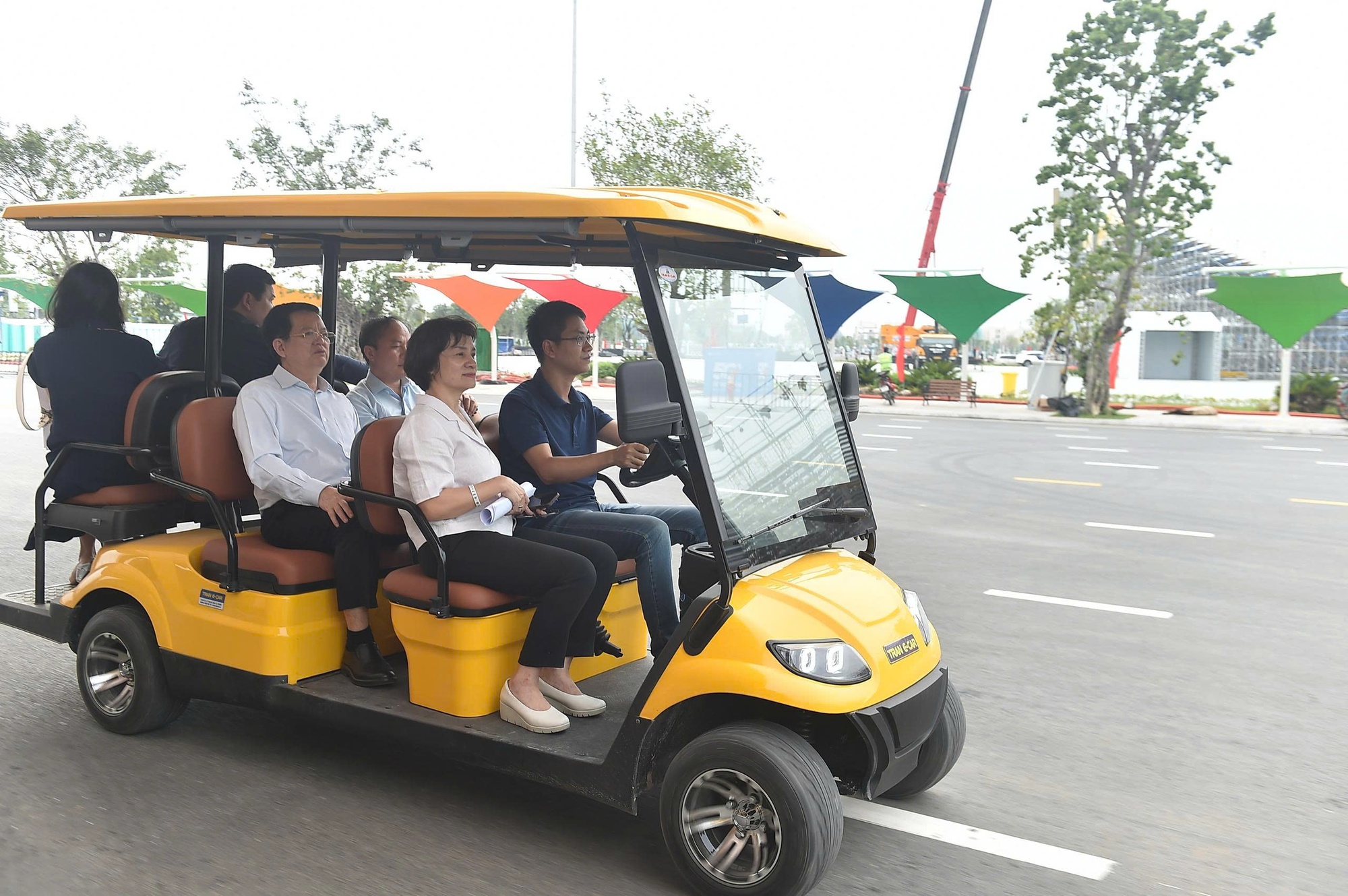 Nhiều chuyển biến trong thi công, lắp đặt gian hàng Triển lãm 80 năm Quốc khánh- Ảnh 6. Nhiều chuyển biến trong thi công, lắp đặt gian hàng Triển lãm 80 năm Quốc khánh- Ảnh 6.