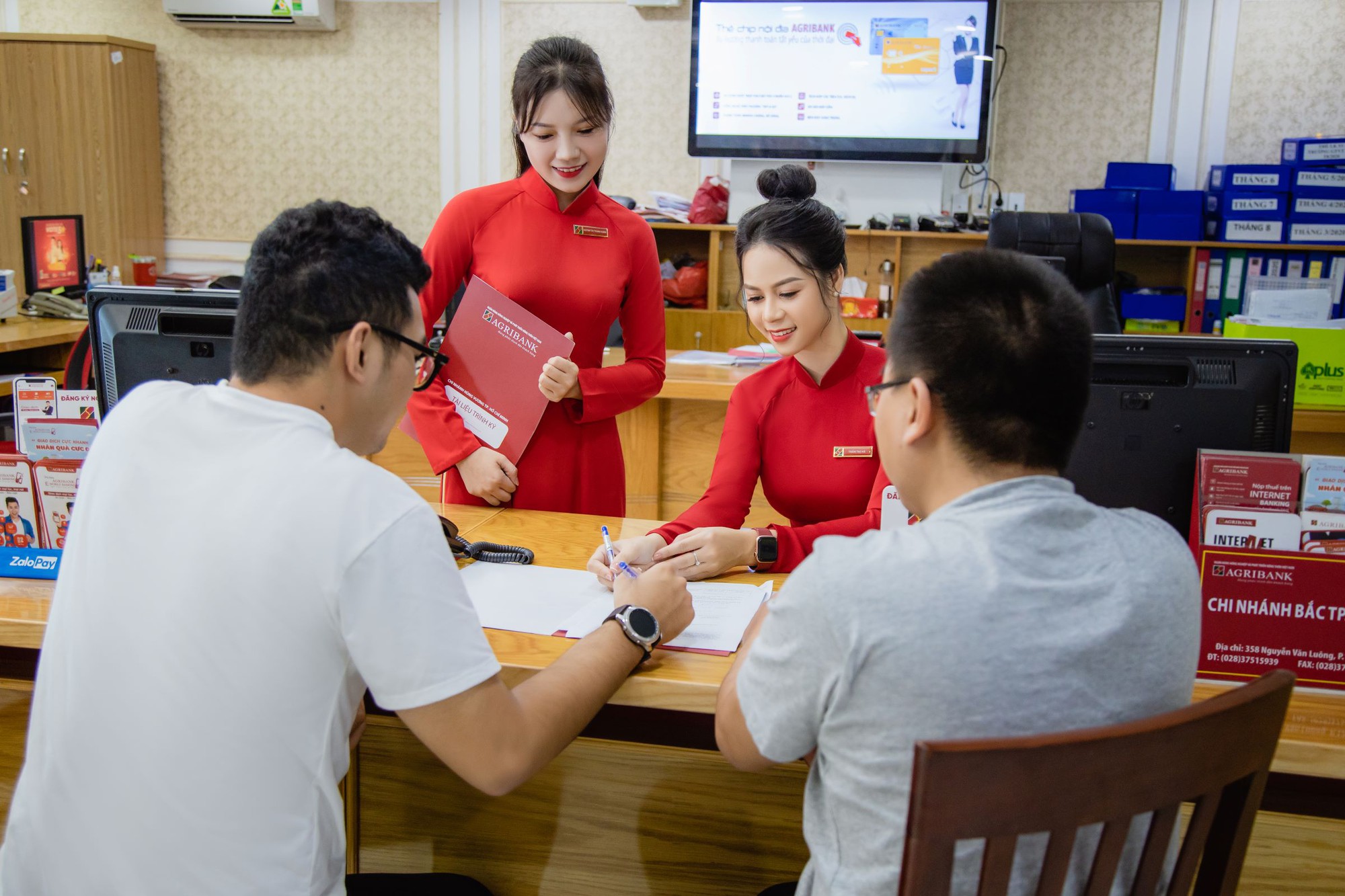 Agribank tung loạt gói vay ưu đãi: Tiếp sức người dân an cư, phát triển kinh tế- Ảnh 1. Agribank tung loạt gói vay ưu đãi: Tiếp sức người dân an cư, phát triển kinh tế- Ảnh 1.