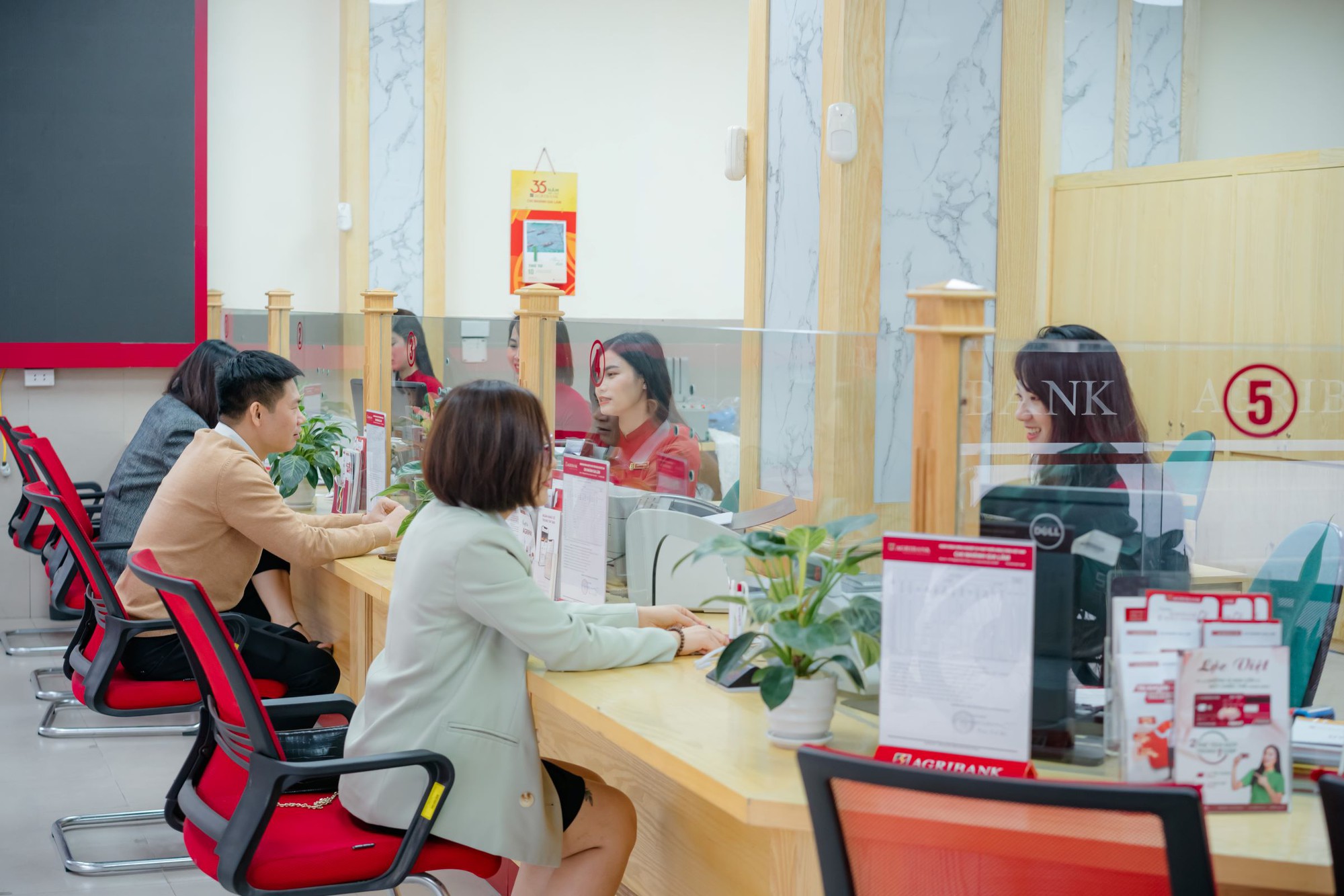 Agribank tung loạt gói vay ưu đãi: Tiếp sức người dân an cư, phát triển kinh tế- Ảnh 2. Agribank tung loạt gói vay ưu đãi: Tiếp sức người dân an cư, phát triển kinh tế- Ảnh 2.