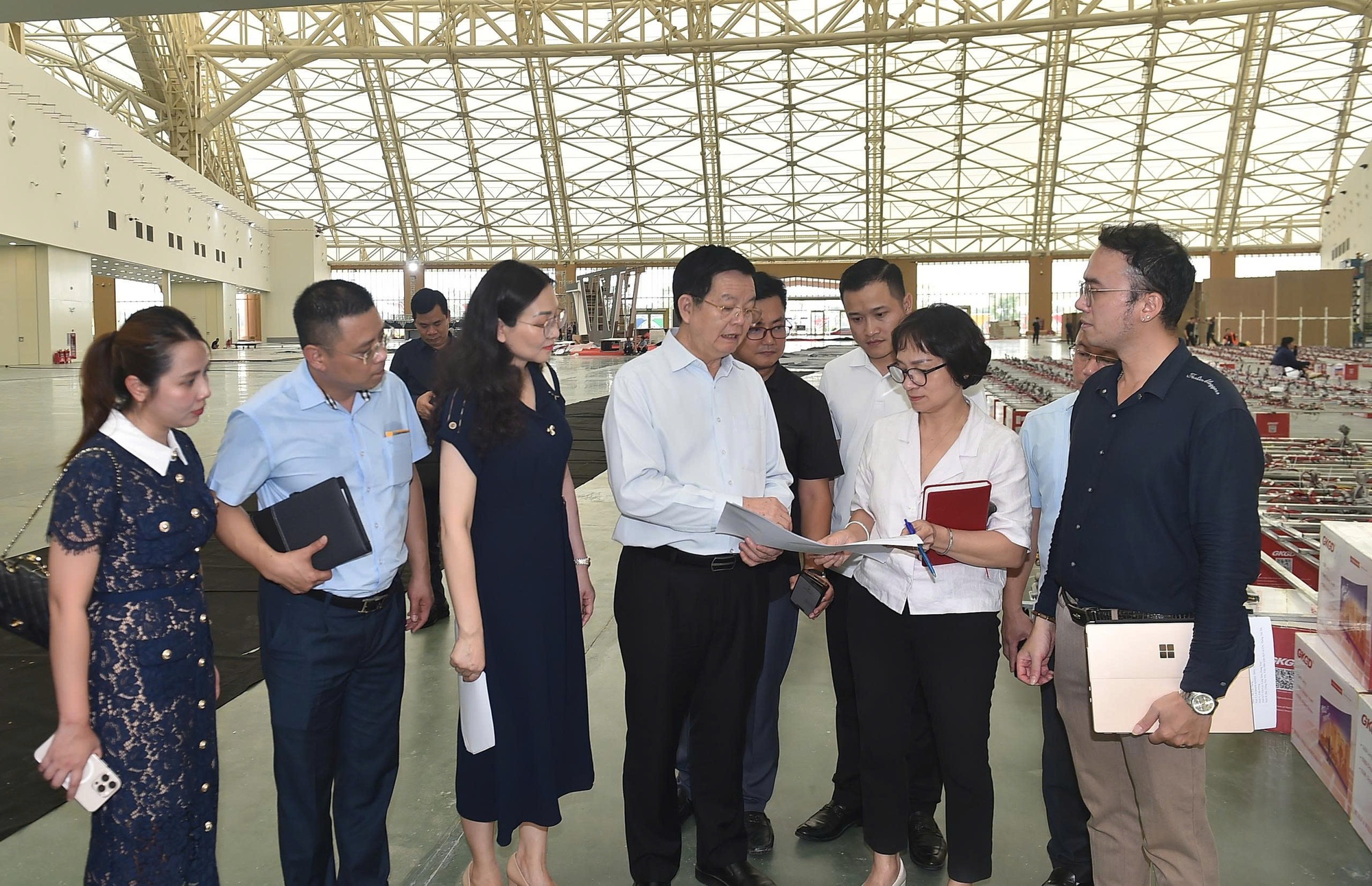 Nhiều chuyển biến trong thi công, lắp đặt gian hàng Triển lãm 80 năm Quốc khánh- Ảnh 1. Nhiều chuyển biến trong thi công, lắp đặt gian hàng Triển lãm 80 năm Quốc khánh- Ảnh 1.