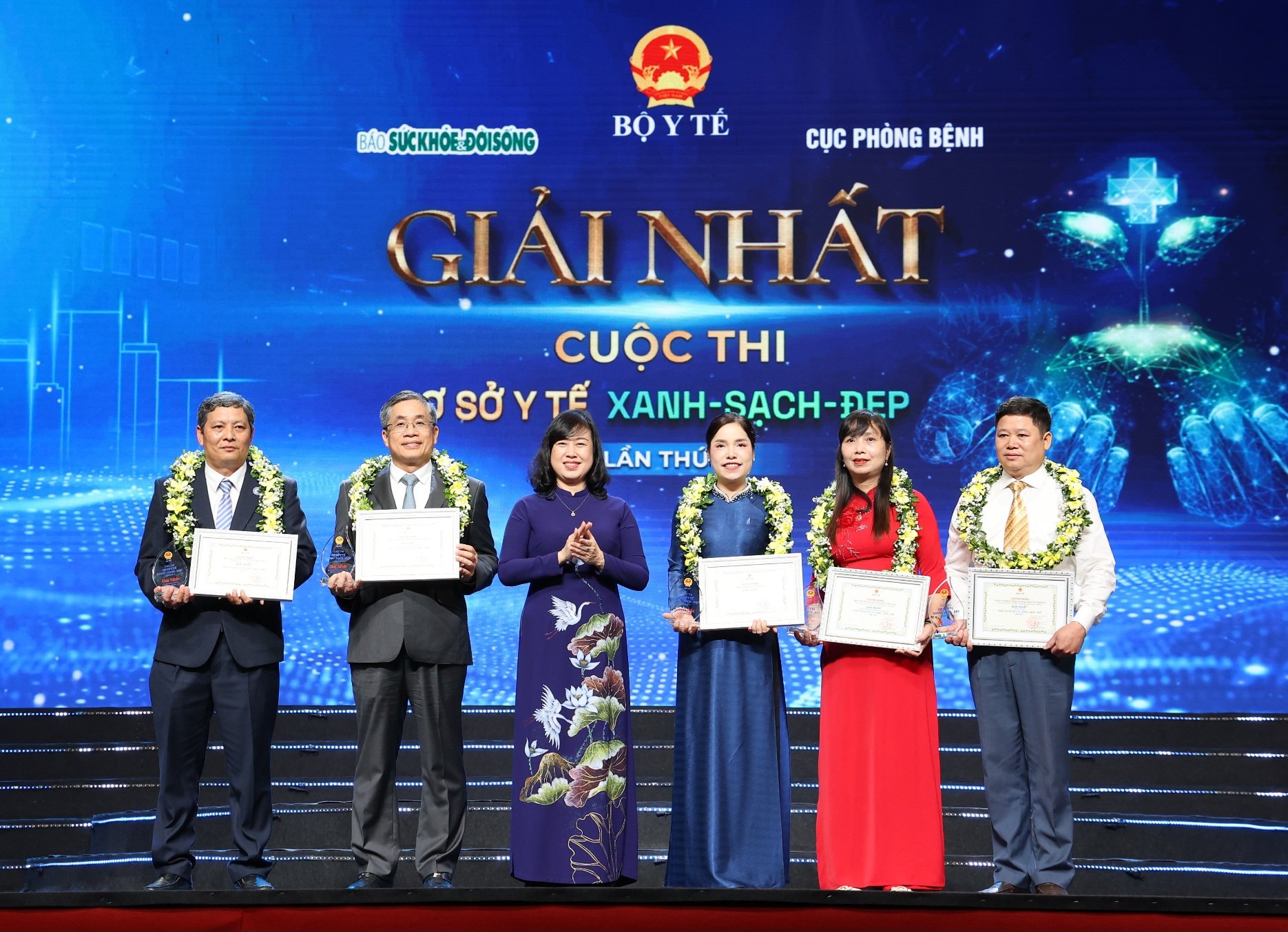 Lần đầu tiên trao giải cuộc thi 'Cơ sở y tế xanh – sạch – đẹp' trên cả nước- Ảnh 1. Lần đầu tiên trao giải cuộc thi 'Cơ sở y tế xanh – sạch – đẹp' trên cả nước- Ảnh 1.