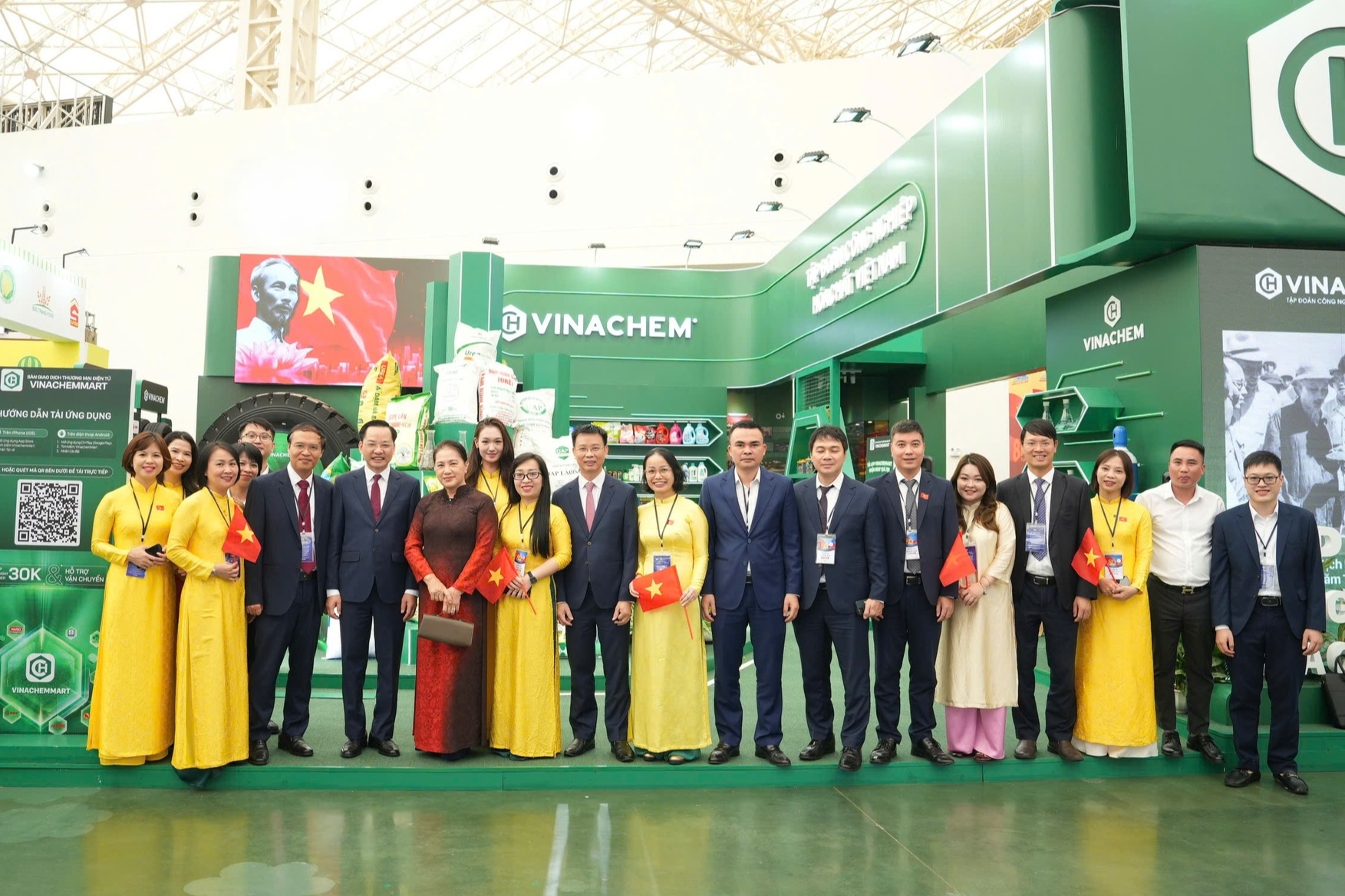 VINACHEMMART nhận được sự quan tâm lớn tại Triển lãm quốc gia 80 năm hành trình Độc lập – Tự do – Hạnh phúc- Ảnh 1. VINACHEMMART nhận được sự quan tâm lớn tại Triển lãm quốc gia 80 năm hành trình Độc lập – Tự do – Hạnh phúc- Ảnh 1.