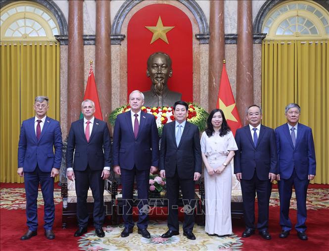 Chủ tịch Hạ viện Belarus nhấn mạnh ý nghĩa to lớn và quan trọng của Lễ kỷ niệm 80 Quốc khánh Việt Nam- Ảnh 2. Chủ tịch Hạ viện Belarus nhấn mạnh ý nghĩa to lớn và quan trọng của Lễ kỷ niệm 80 Quốc khánh Việt Nam- Ảnh 2.
