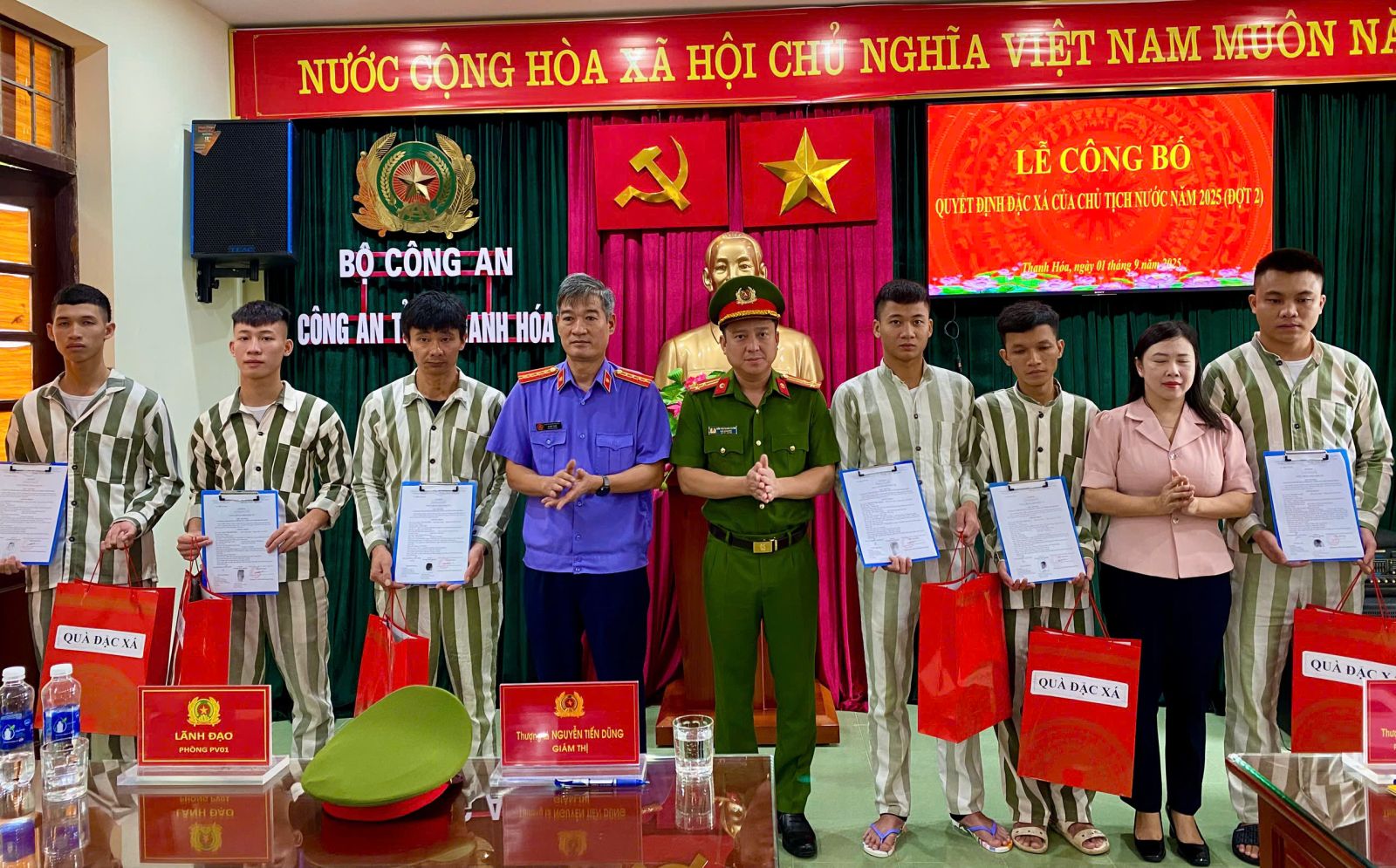 Số lượng phạm nhân được đặc xá lớn nhất từ trước đến nay được về nhà mừng Quốc khánh 2/9- Ảnh 2. Số lượng phạm nhân được đặc xá lớn nhất từ trước đến nay được về nhà mừng Quốc khánh 2/9- Ảnh 2.