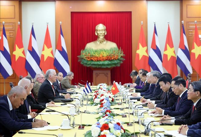 Tổng Bí thư Tô Lâm hội đàm với Bí thư thứ nhất Đảng Cộng sản Cuba, Chủ tịch nước Cuba Miguel Díaz-Canel Bermúdez- Ảnh 2. Tổng Bí thư Tô Lâm hội đàm với Bí thư thứ nhất Đảng Cộng sản Cuba, Chủ tịch nước Cuba Miguel Díaz-Canel Bermúdez- Ảnh 2.