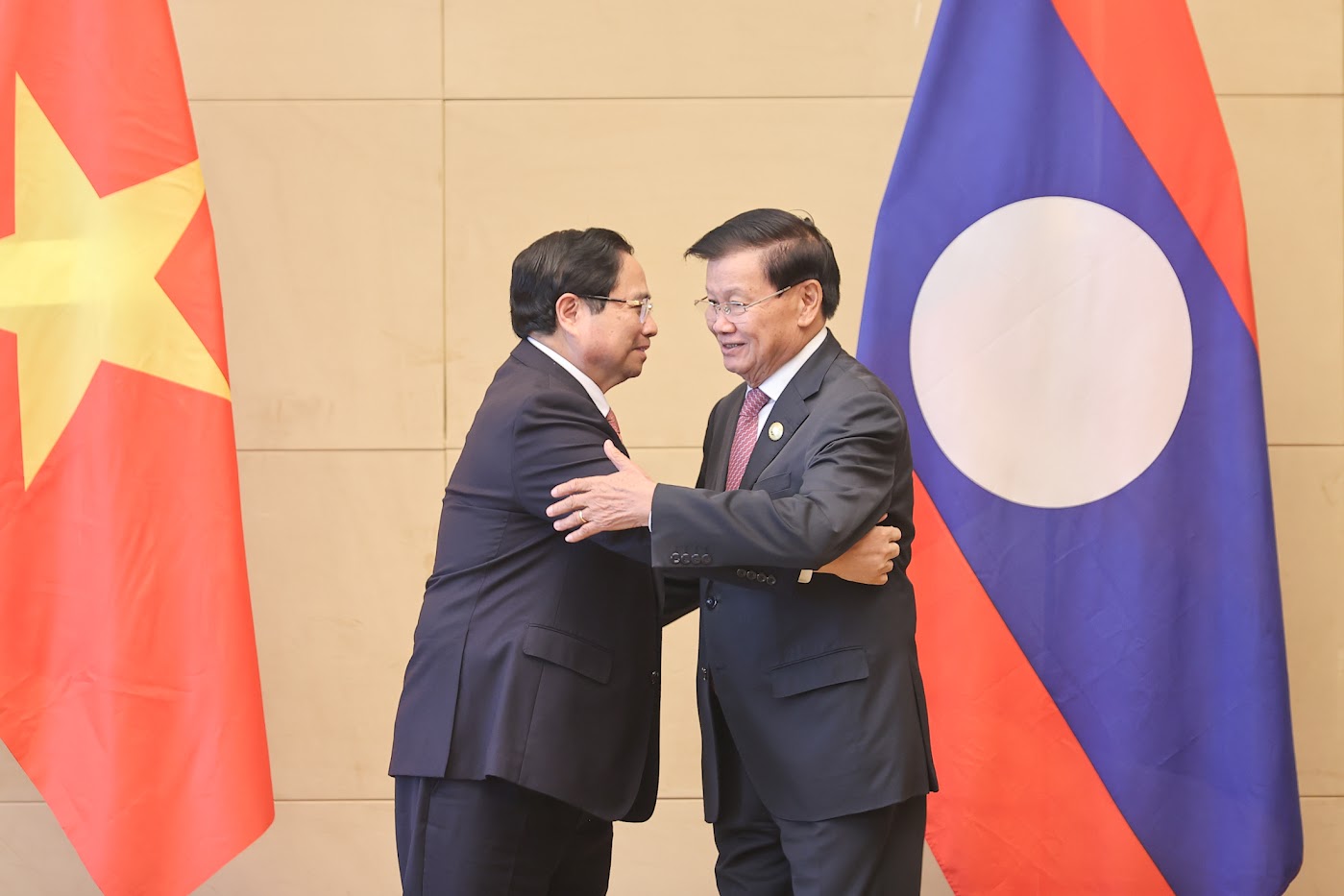 Thủ tướng Phạm Minh Chính hội kiến Tổng Bí thư, Chủ tịch nước Lào- Ảnh 2.