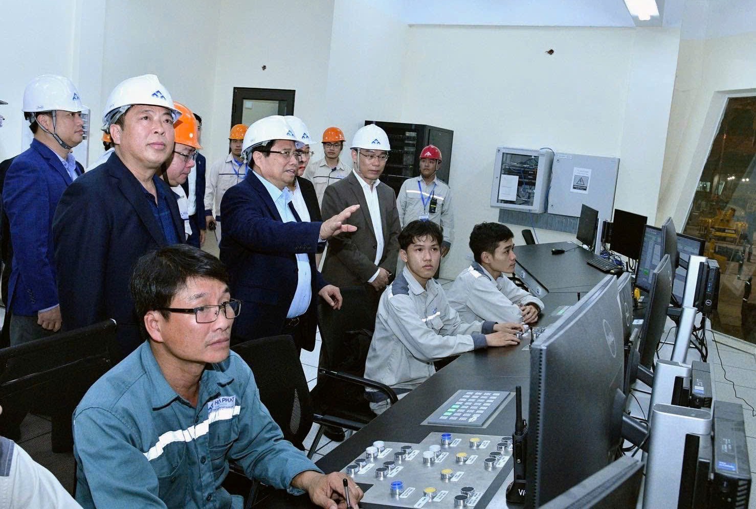Quảng Ngãi: Công nghiệp bứt phá, thu hút đầu tư khởi sắc- Ảnh 1.