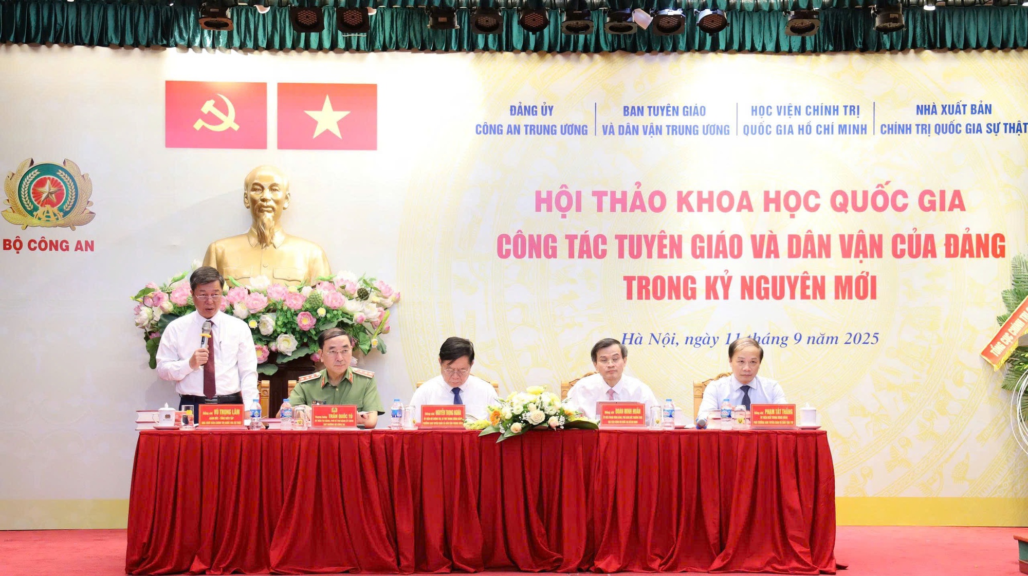 Nâng cao chất lượng công tác tuyên giáo, dân vận của Đảng trong kỷ nguyên mới- Ảnh 1.